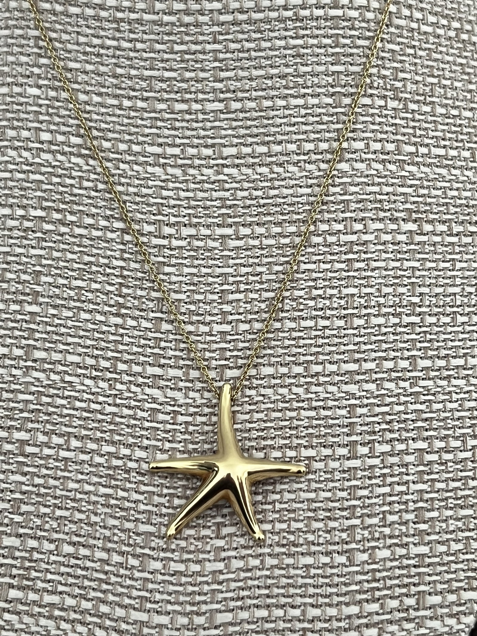 Tiffany & Co Elsa Peretti 18k Yellow Gold Starfish Necklace - 2