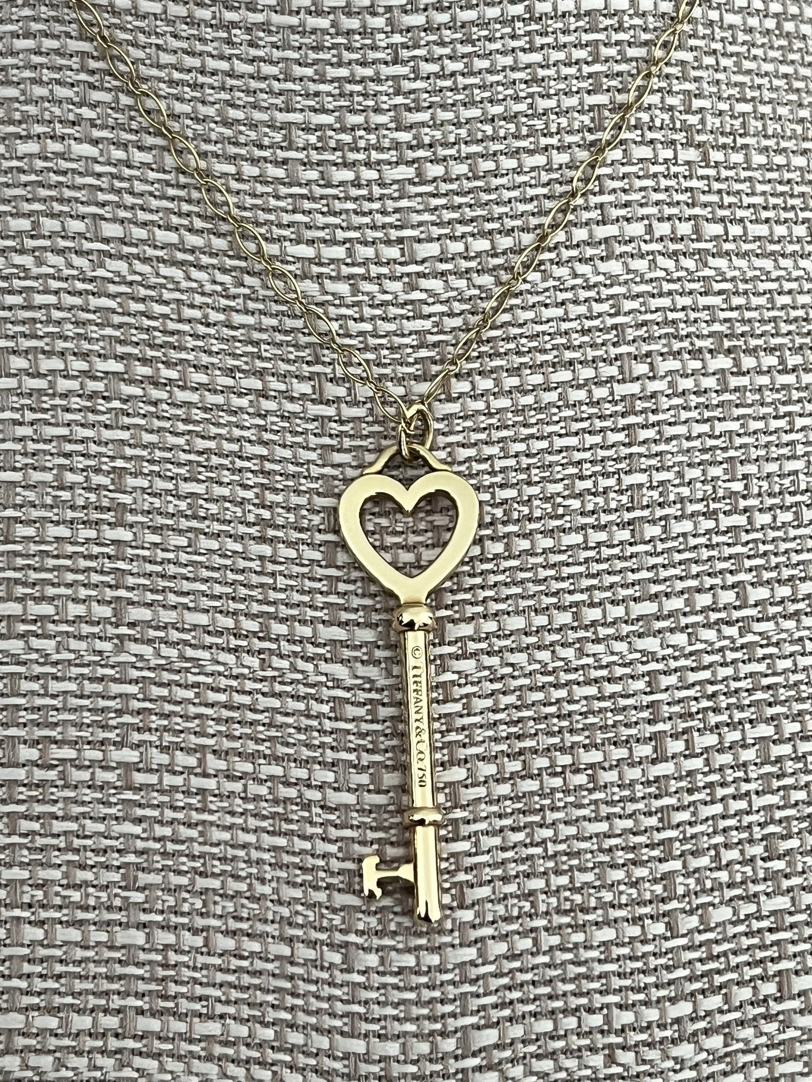 Tiffany & Co 18K Yellow Gold Heart Key Charm Necklace - 2