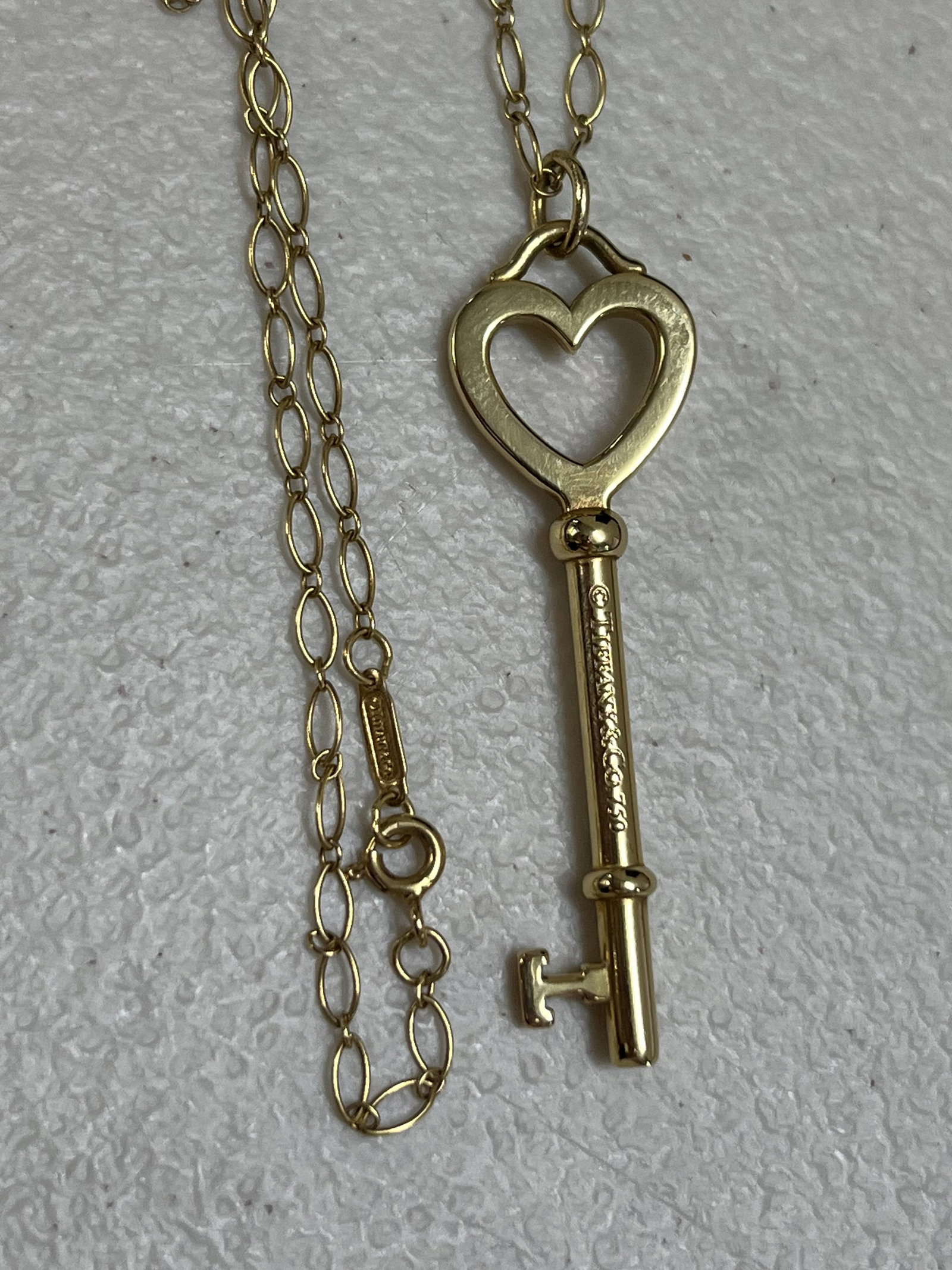 Tiffany & Co 18K Yellow Gold Heart Key Charm Necklace - 4