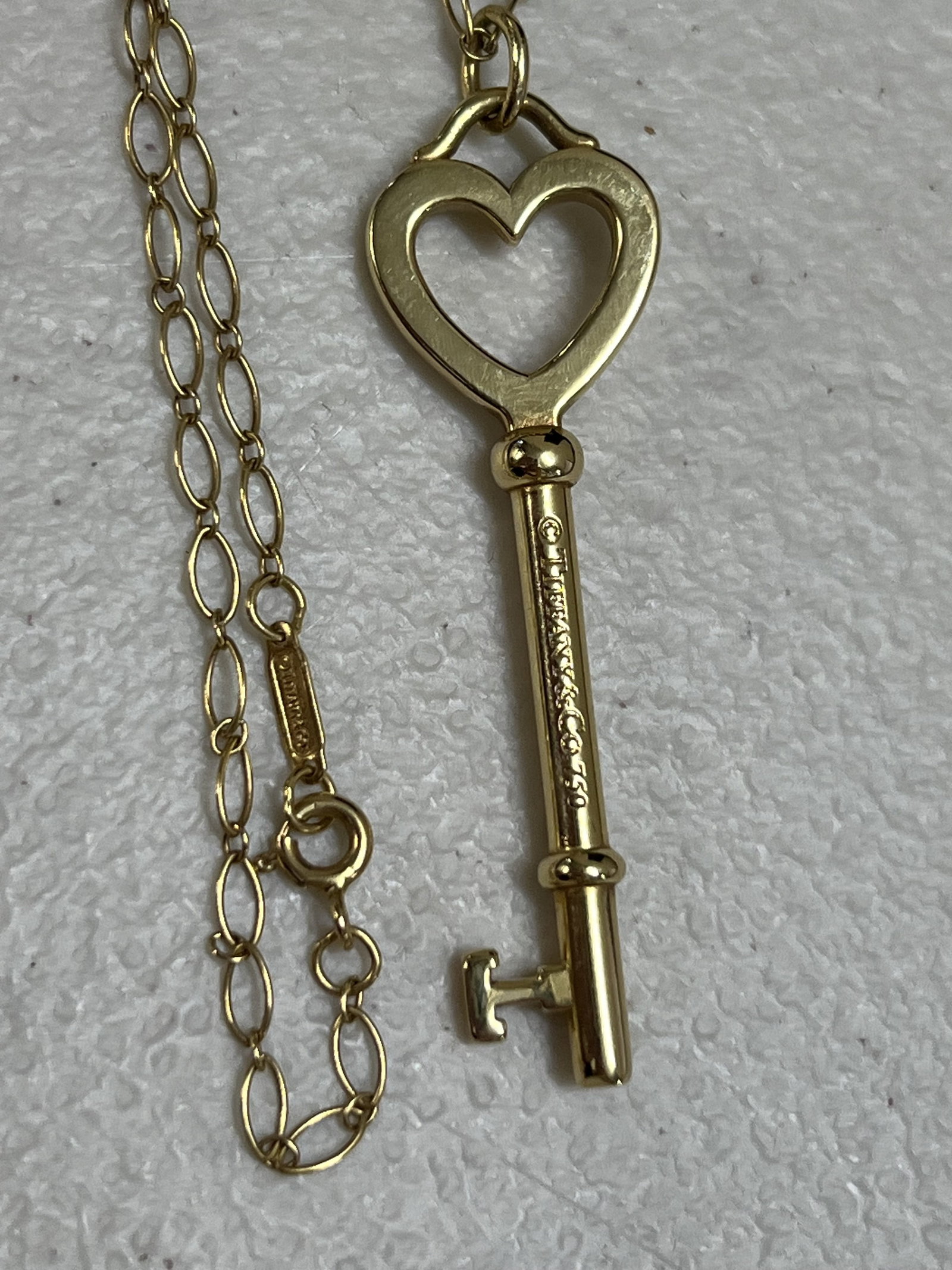 Tiffany & Co 18K Yellow Gold Heart Key Charm Necklace - 5