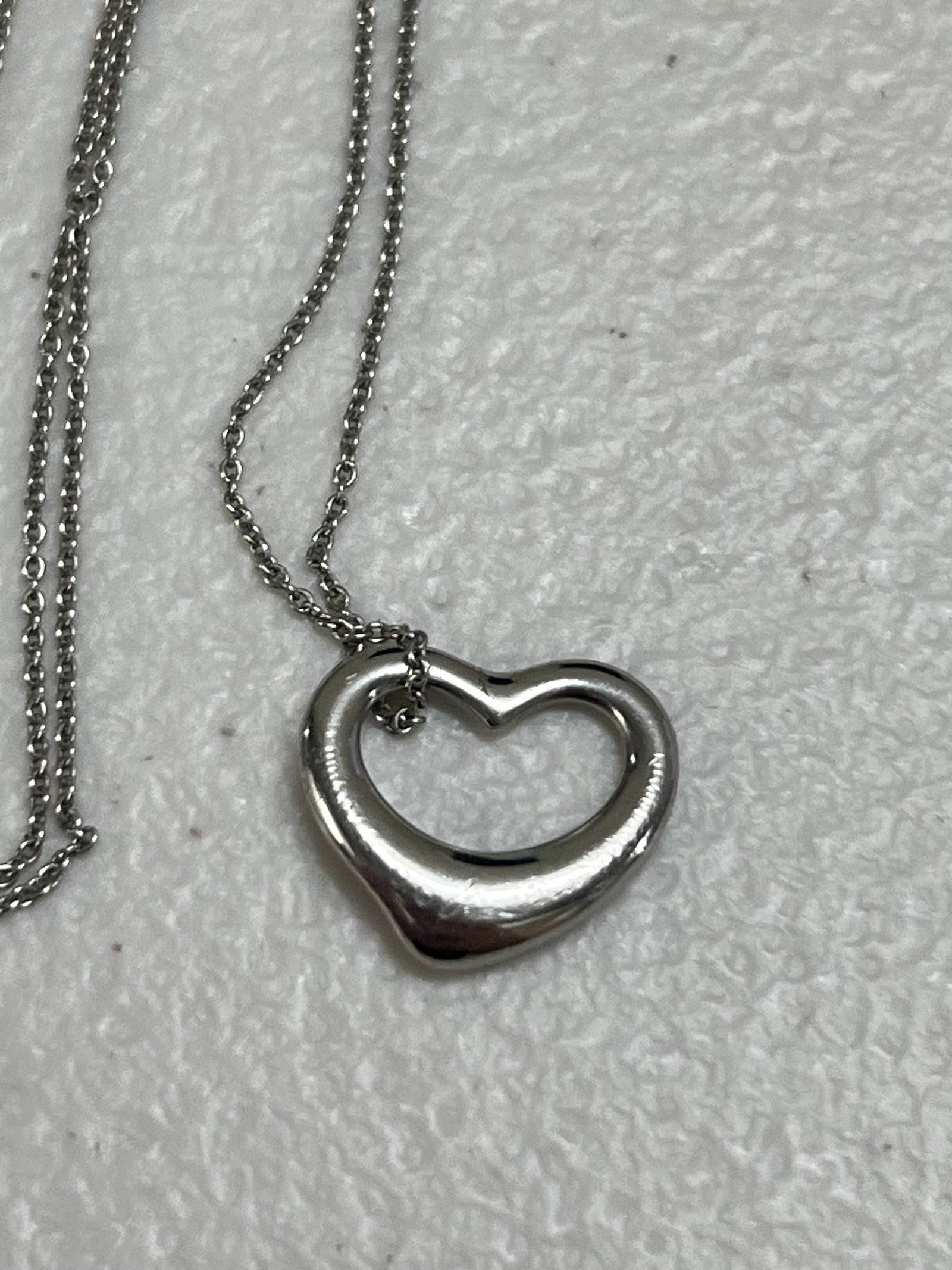 Elsa Peretti Tiffany & Co Platinum and Diamond Open Heart Pendant Necklace - 4