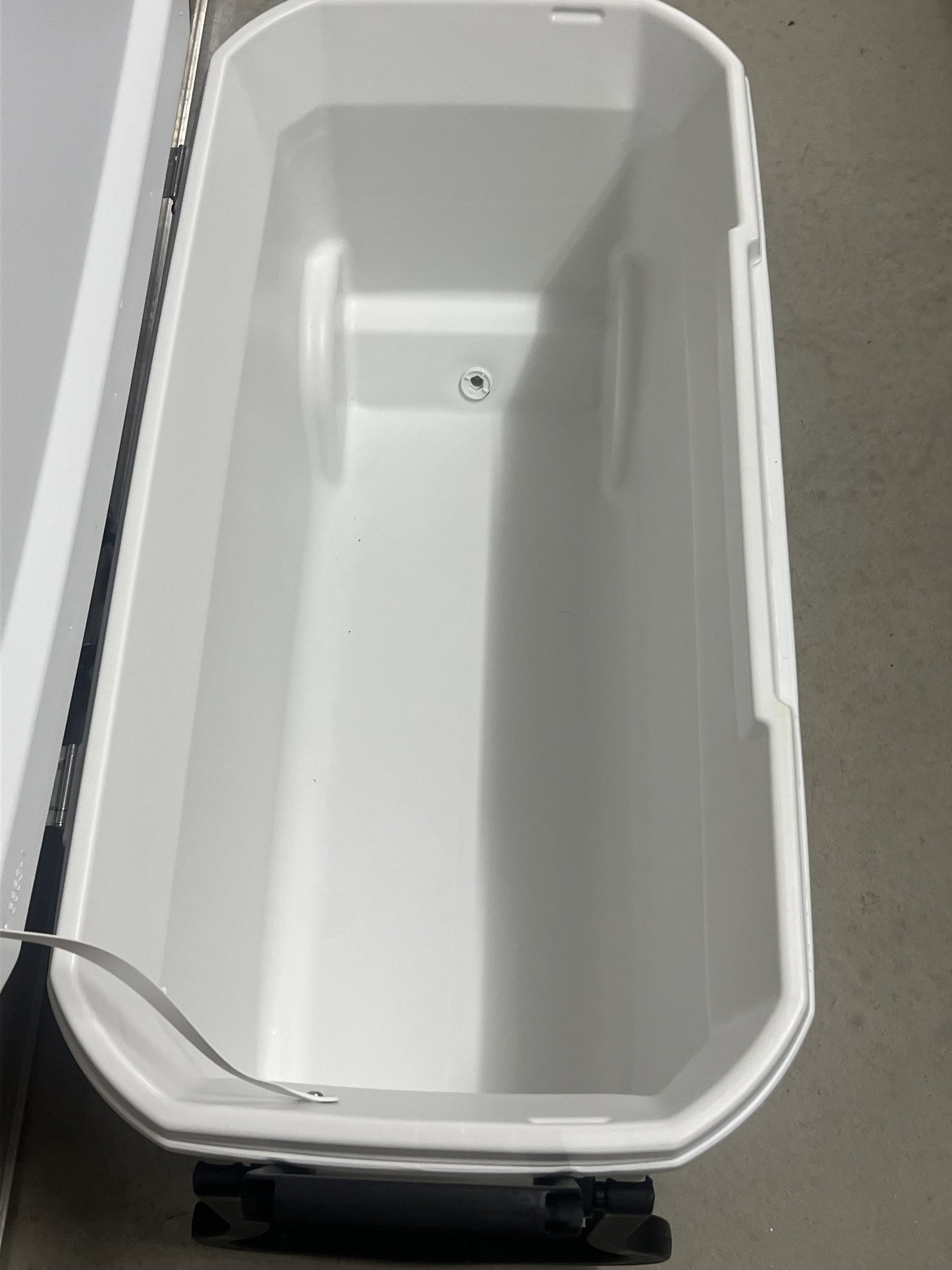 Coleman Classic 100Qt Large Rolling Cooler - 3