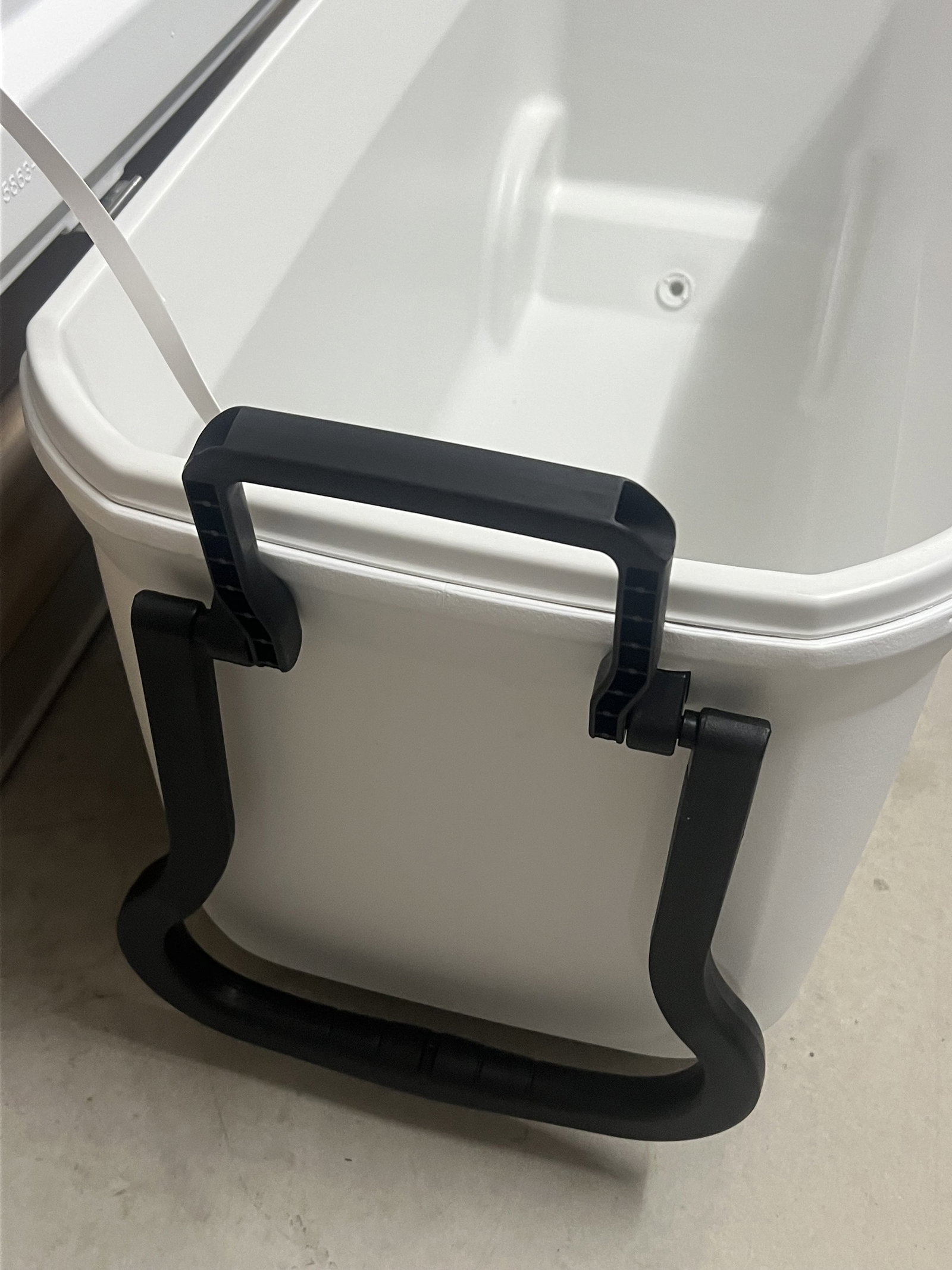 Coleman Classic 100Qt Large Rolling Cooler - 4