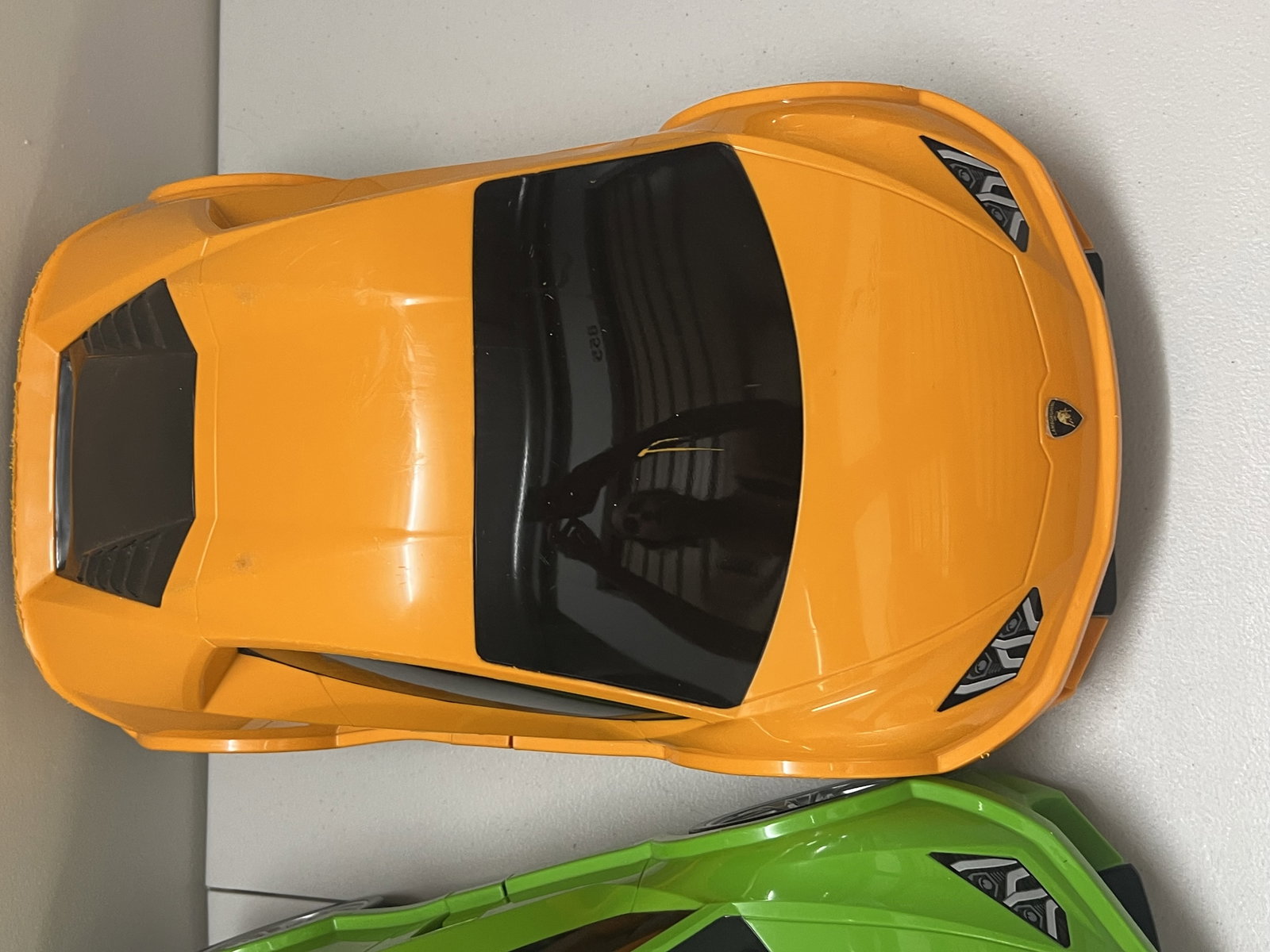 (2) Lamborghini Rolling Suitcases Kids - 11
