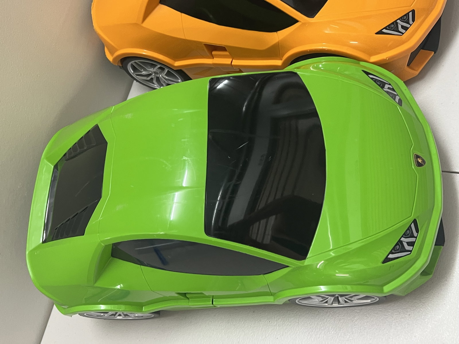 (2) Lamborghini Rolling Suitcases Kids - 3