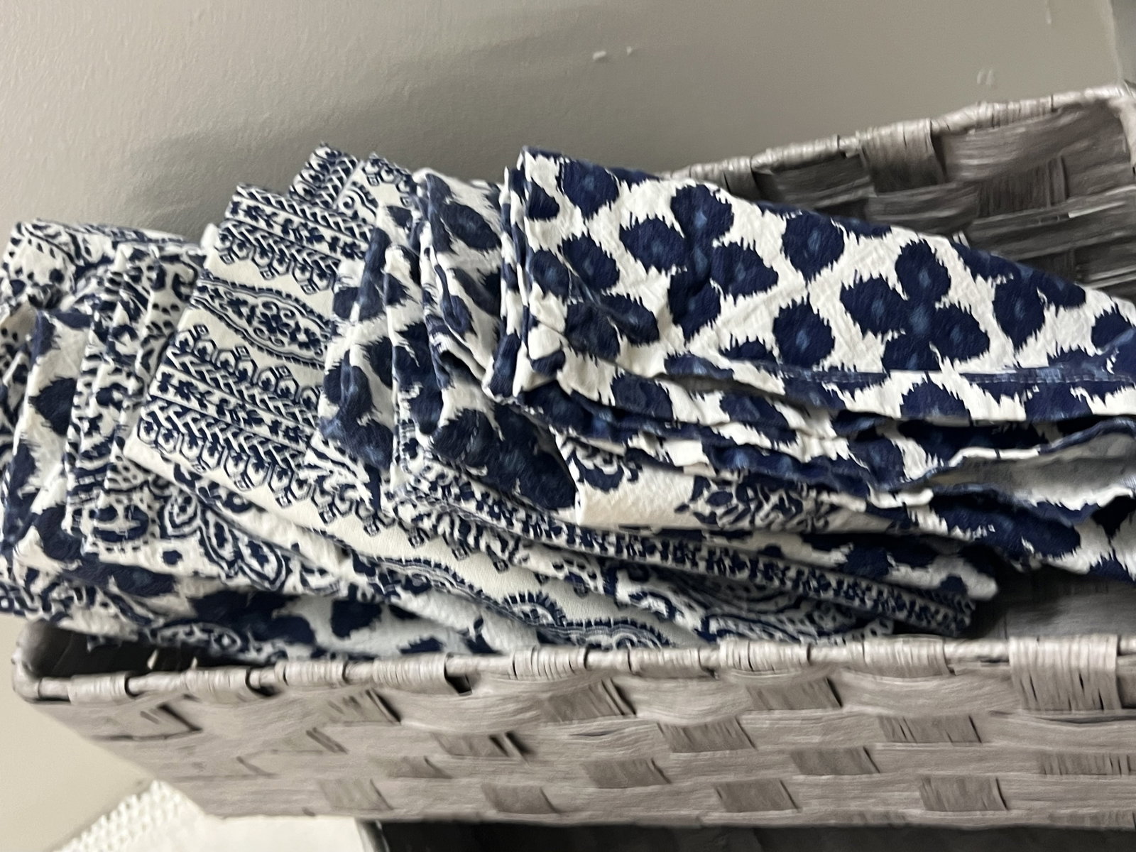 Lenox Off White Placemats and Table Cloths Blue and White - 4