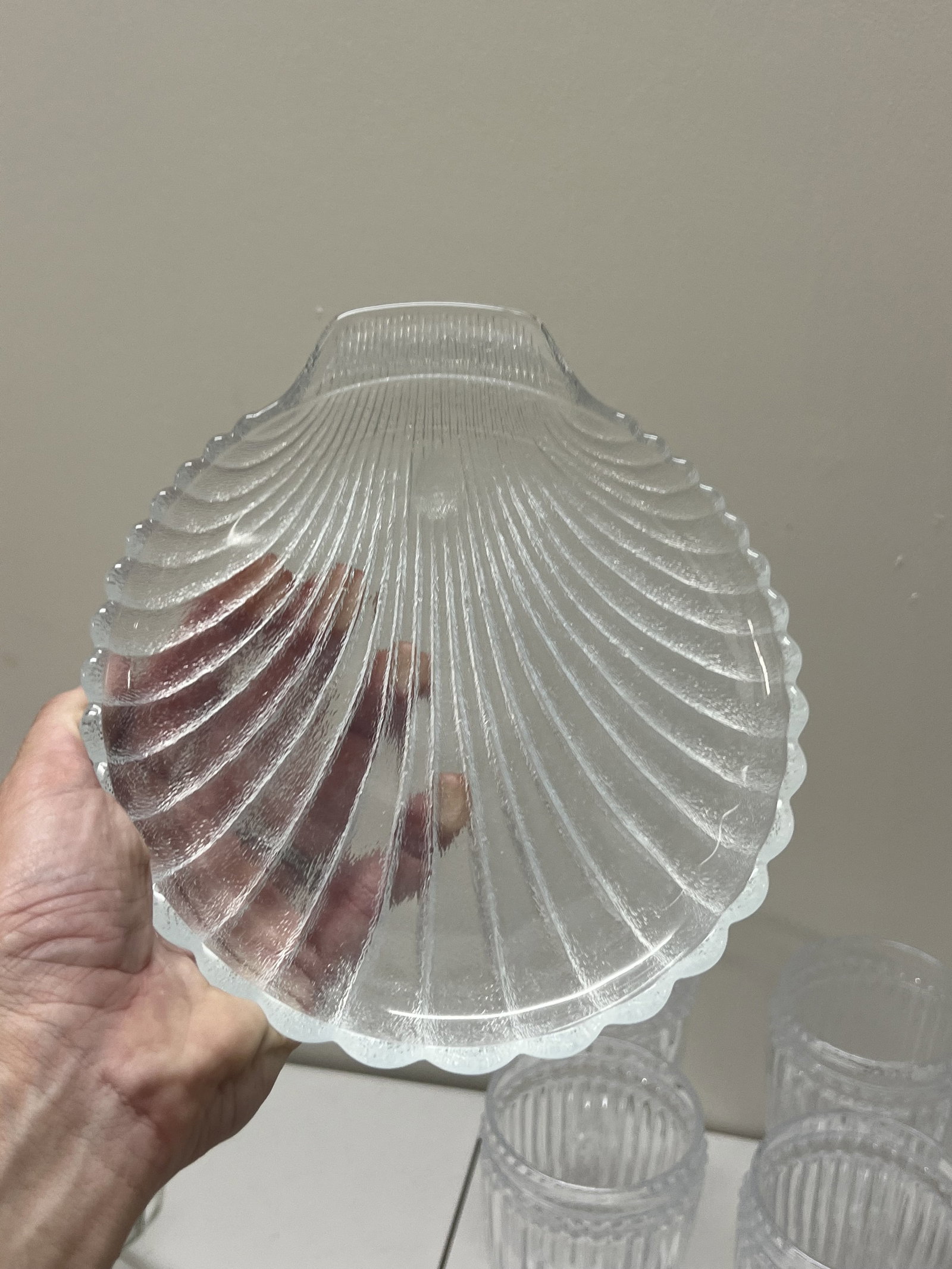 Glassware incl Shell Plates and Water Goblets - 2