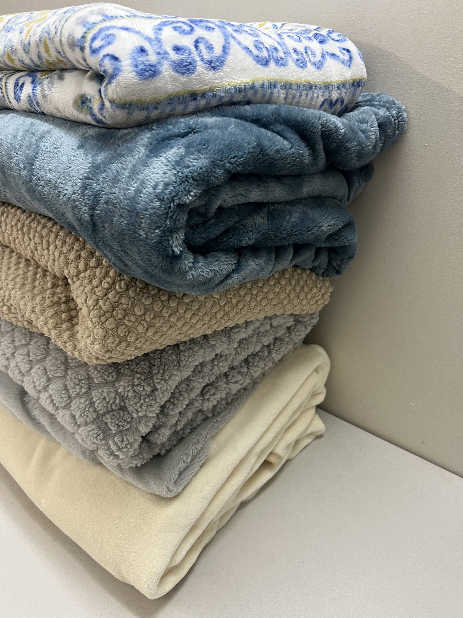 (6) Assorted Blankets - 6