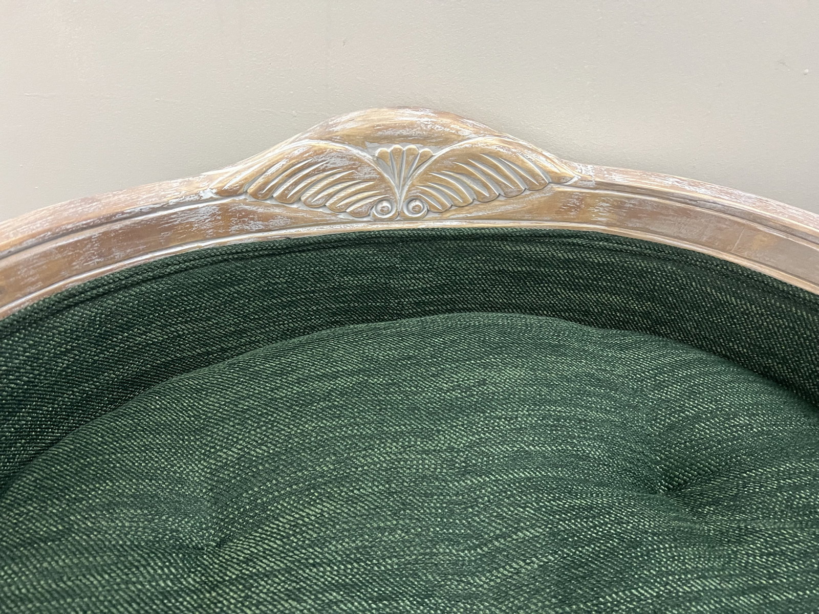 French Provincial Style Dog Bed - 2
