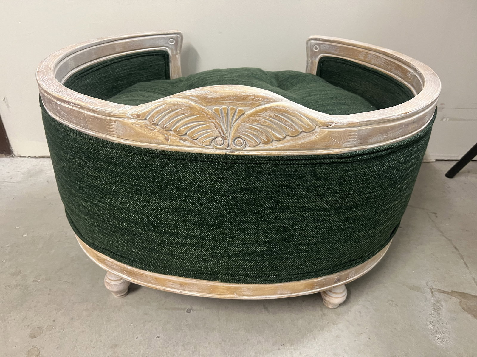 French Provincial Style Dog Bed - 7