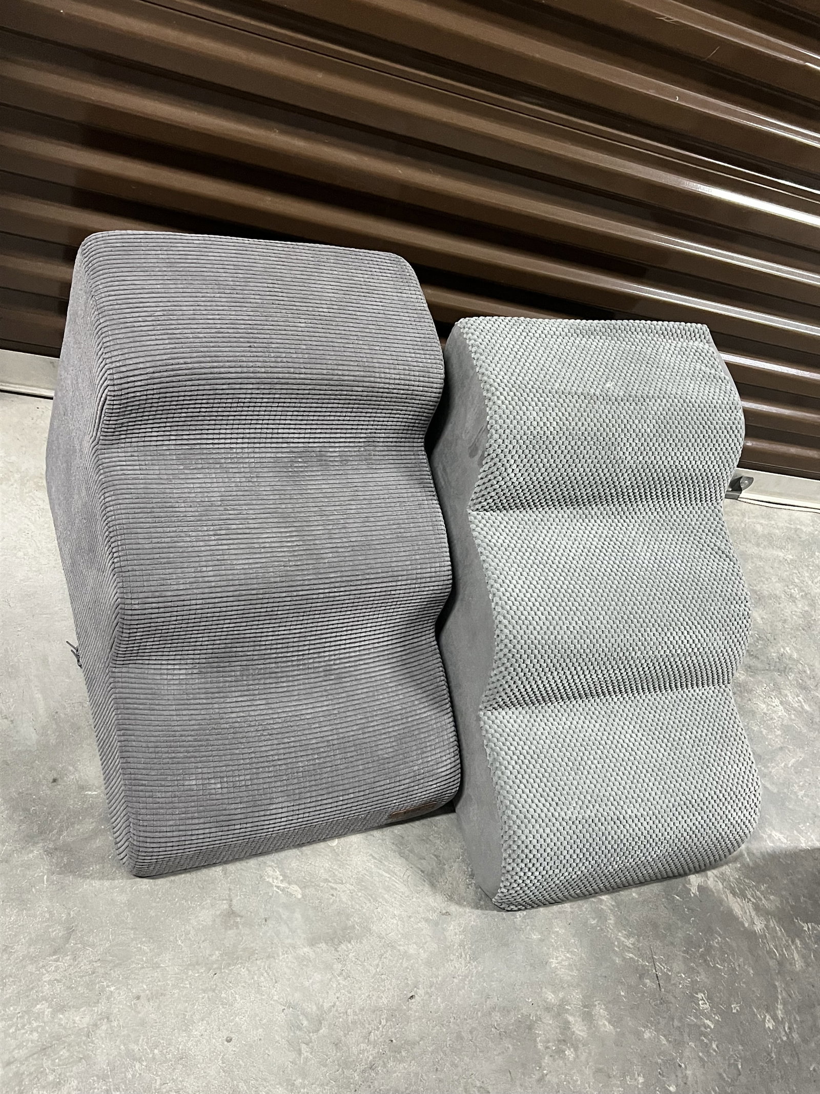 (2) Gray Small Pet Stairs: Lesure brand. Dimensions: H 22" x W 16" x D 16" Condition: Used, minor marks, firm and clean. Low Estimate: 10.00 High Estimate: 10000.00