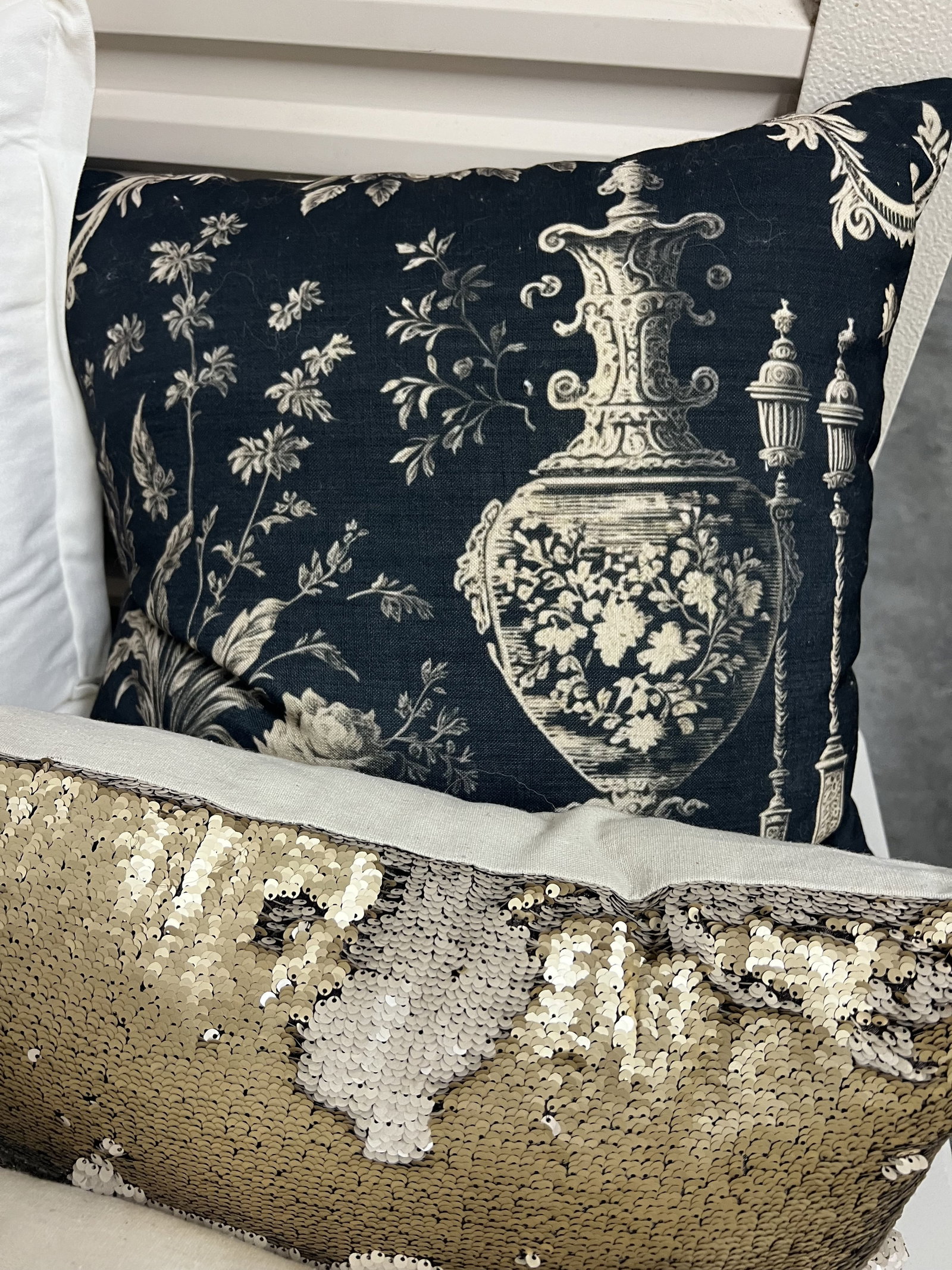 (7) Decorative Throw Pillows - 3