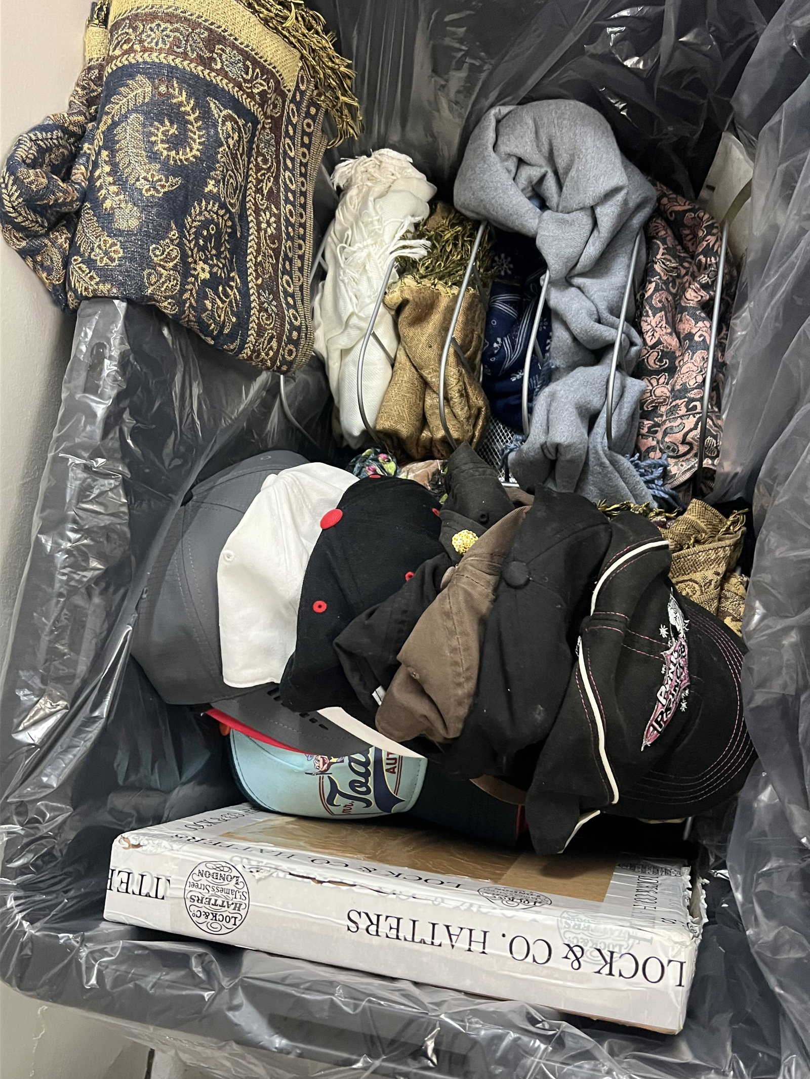 (16) Large Bins of Womens Clothes Size M-XL - 2