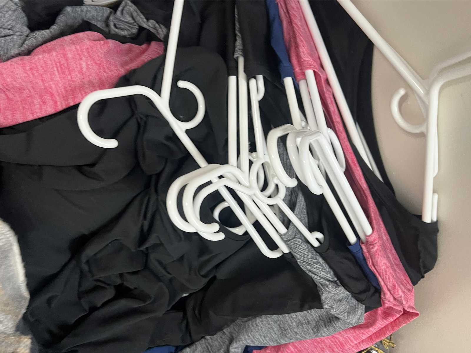 (16) Large Bins of Womens Clothes Size M-XL - 3