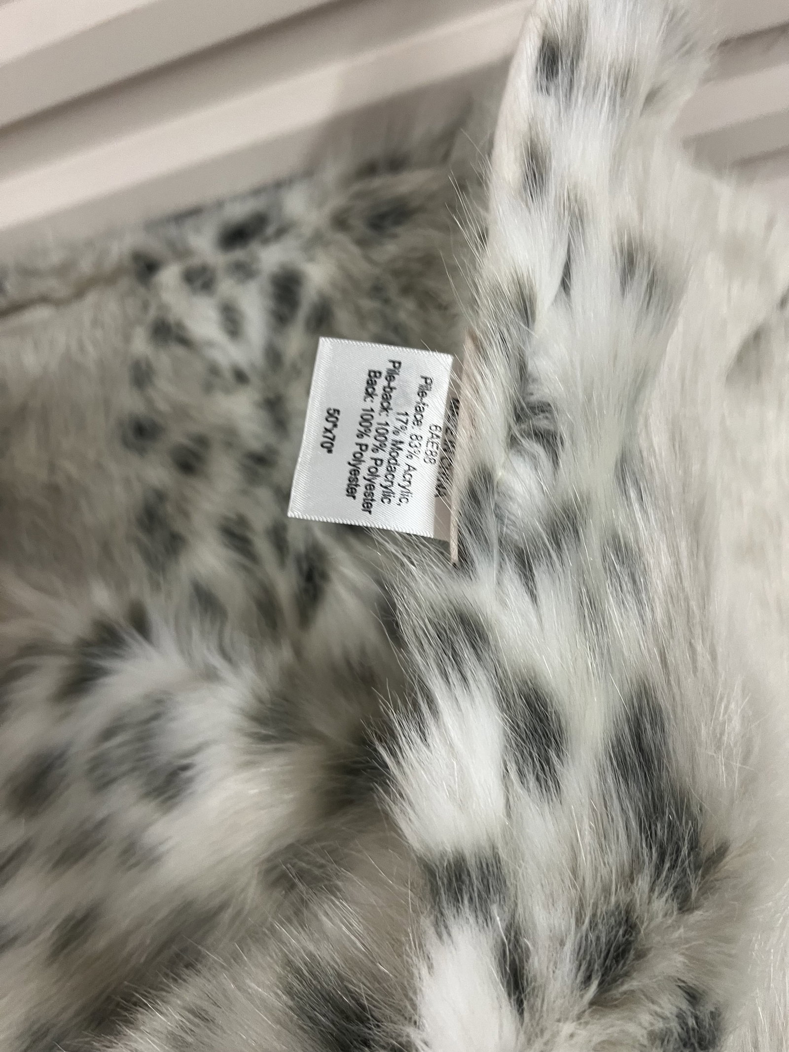 (2) Blankets Including Fur - 5
