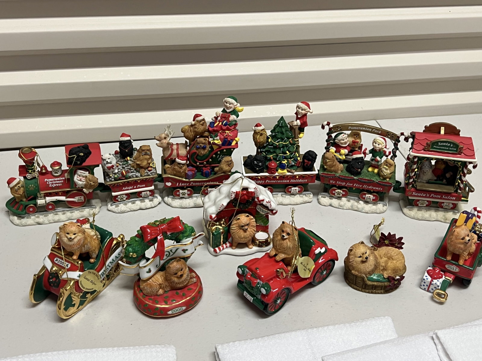 Pomeranian Christmas Train, Ornaments and Tea Towels - 10