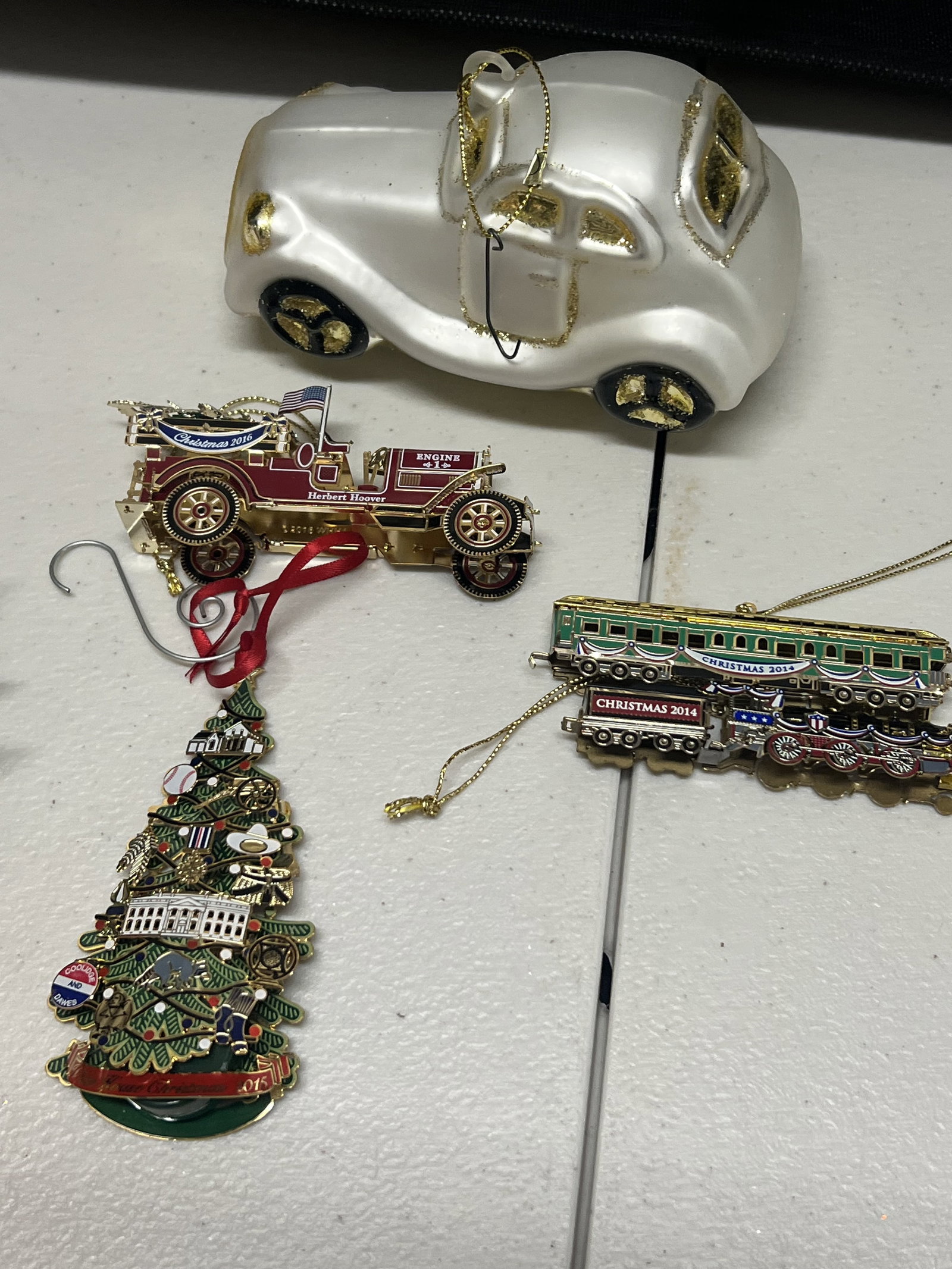 Glass Christmas Ornaments in TreeKeeper Case - 6