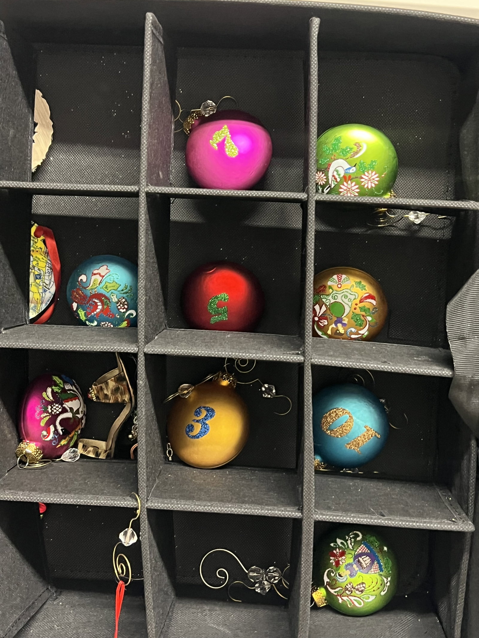 Glass Christmas Ornaments in TreeKeeper Case - 8