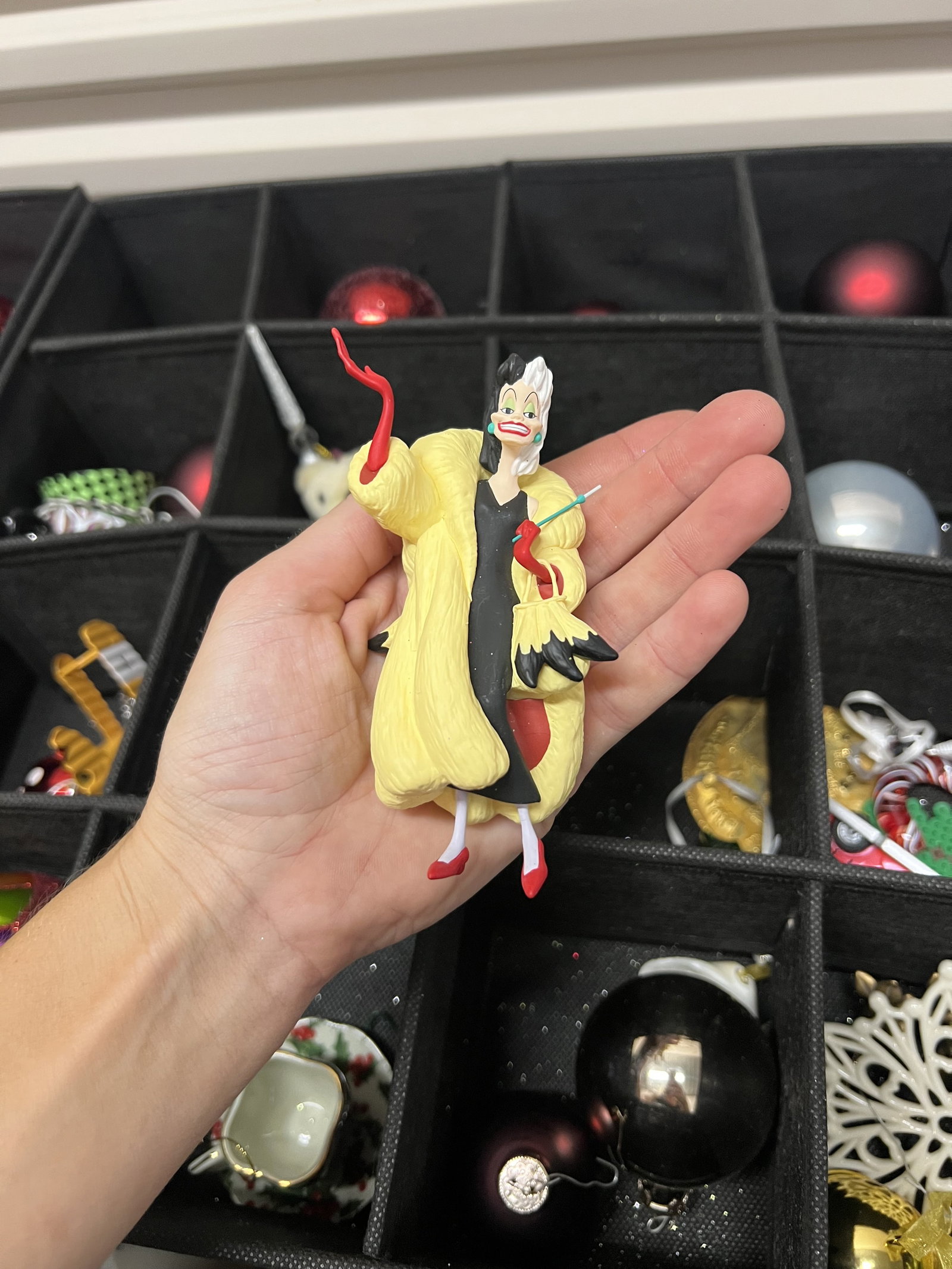 Glass Christmas Ornaments in TreeKeeper Case - 10