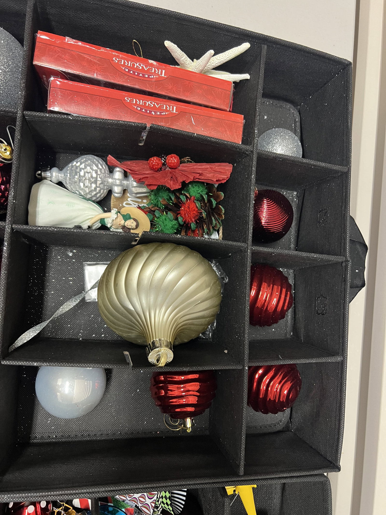 Glass Christmas Ornaments in TreeKeeper Case - 8