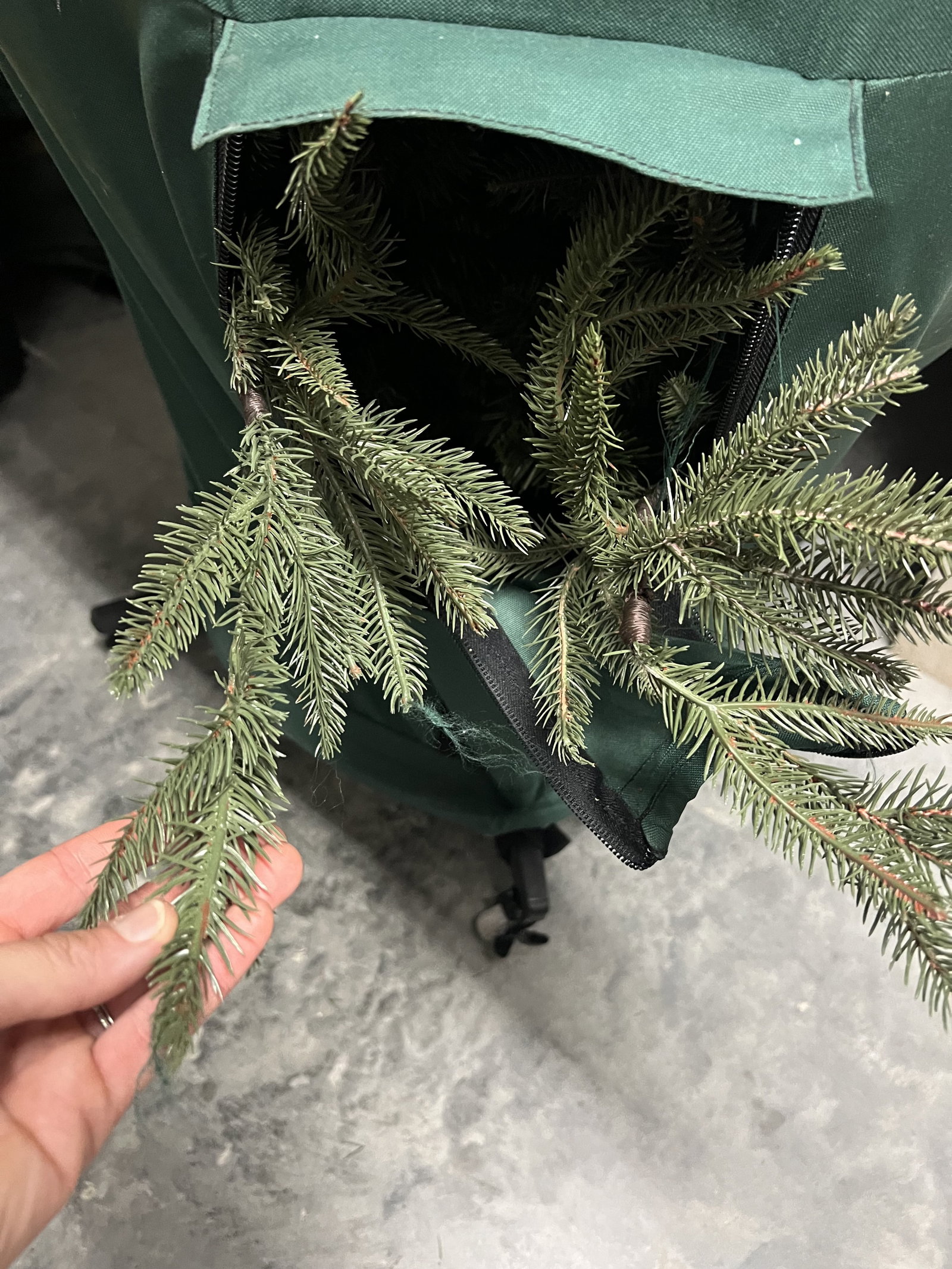 Frontgate Artificial Chritmas Tree 9' - 2