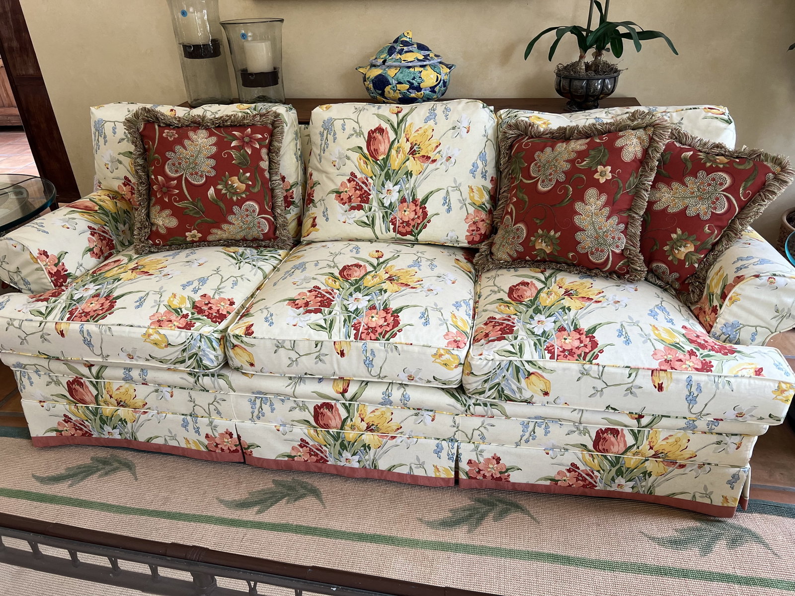 Floral 3 cushion Couch (1 of 5)