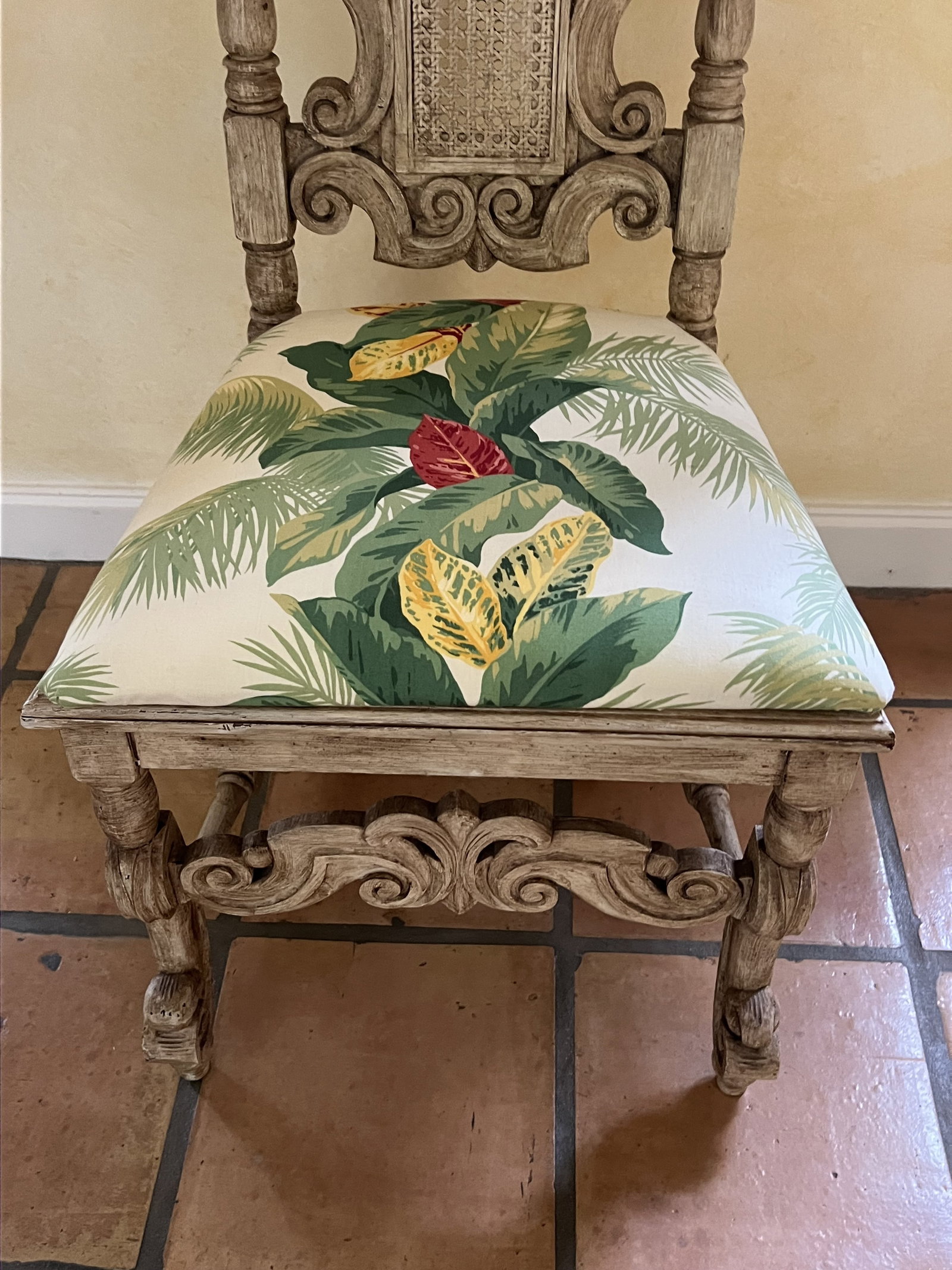 Vintage Italian Style Carved Chair - 3