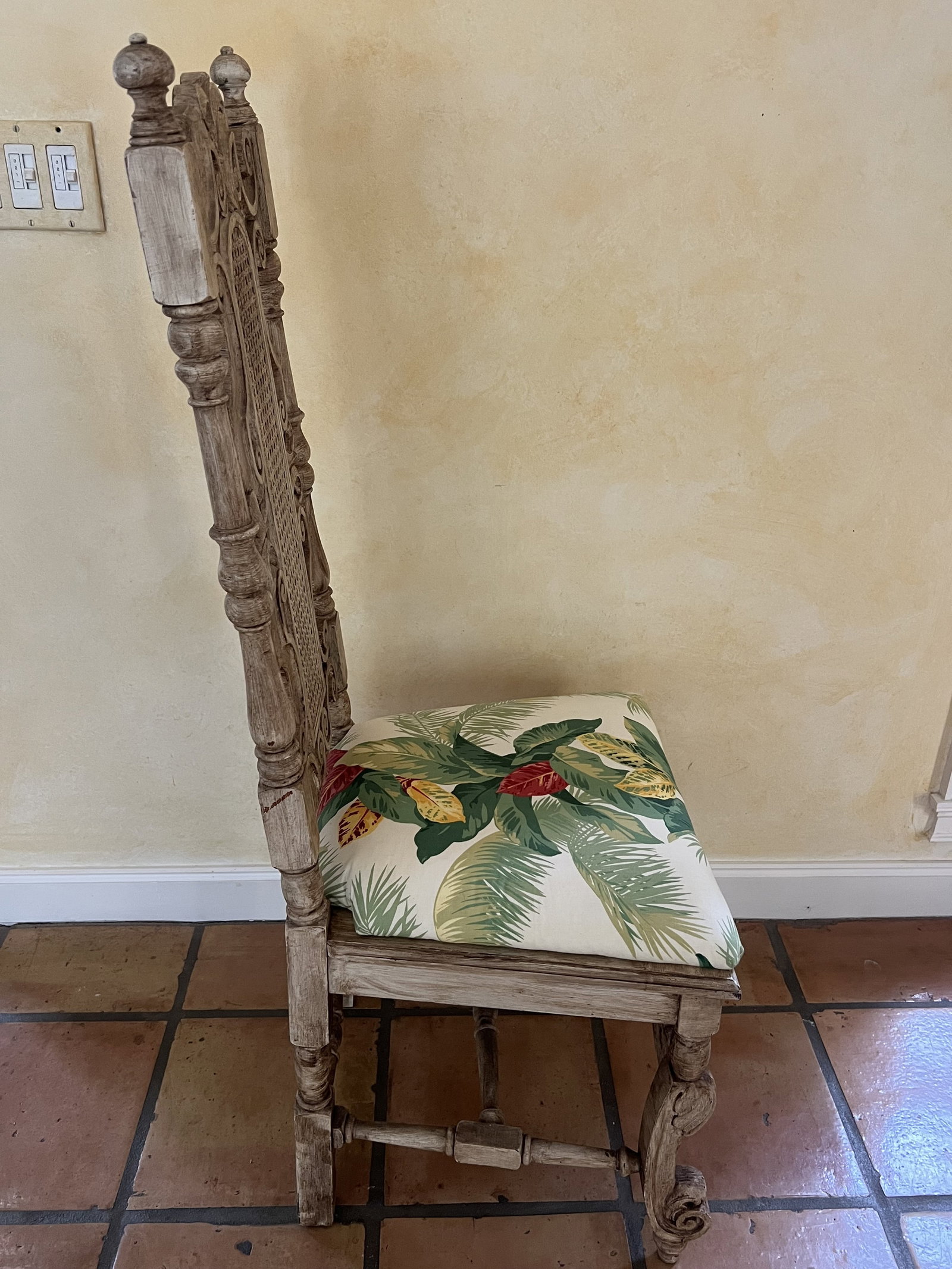 Vintage Italian Style Carved Chair - 4