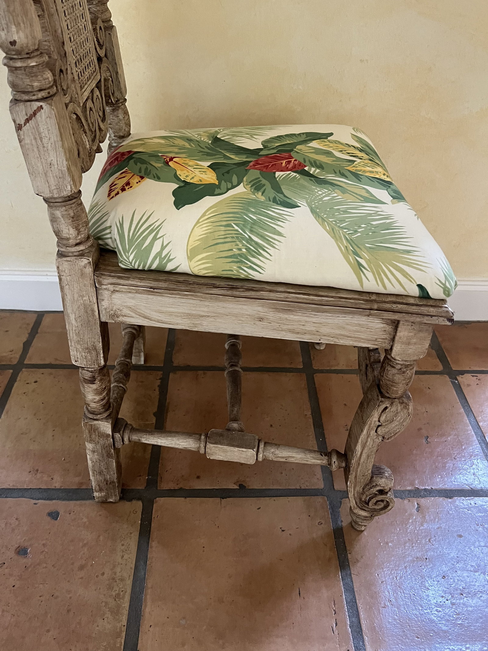 Vintage Italian Style Carved Chair - 5