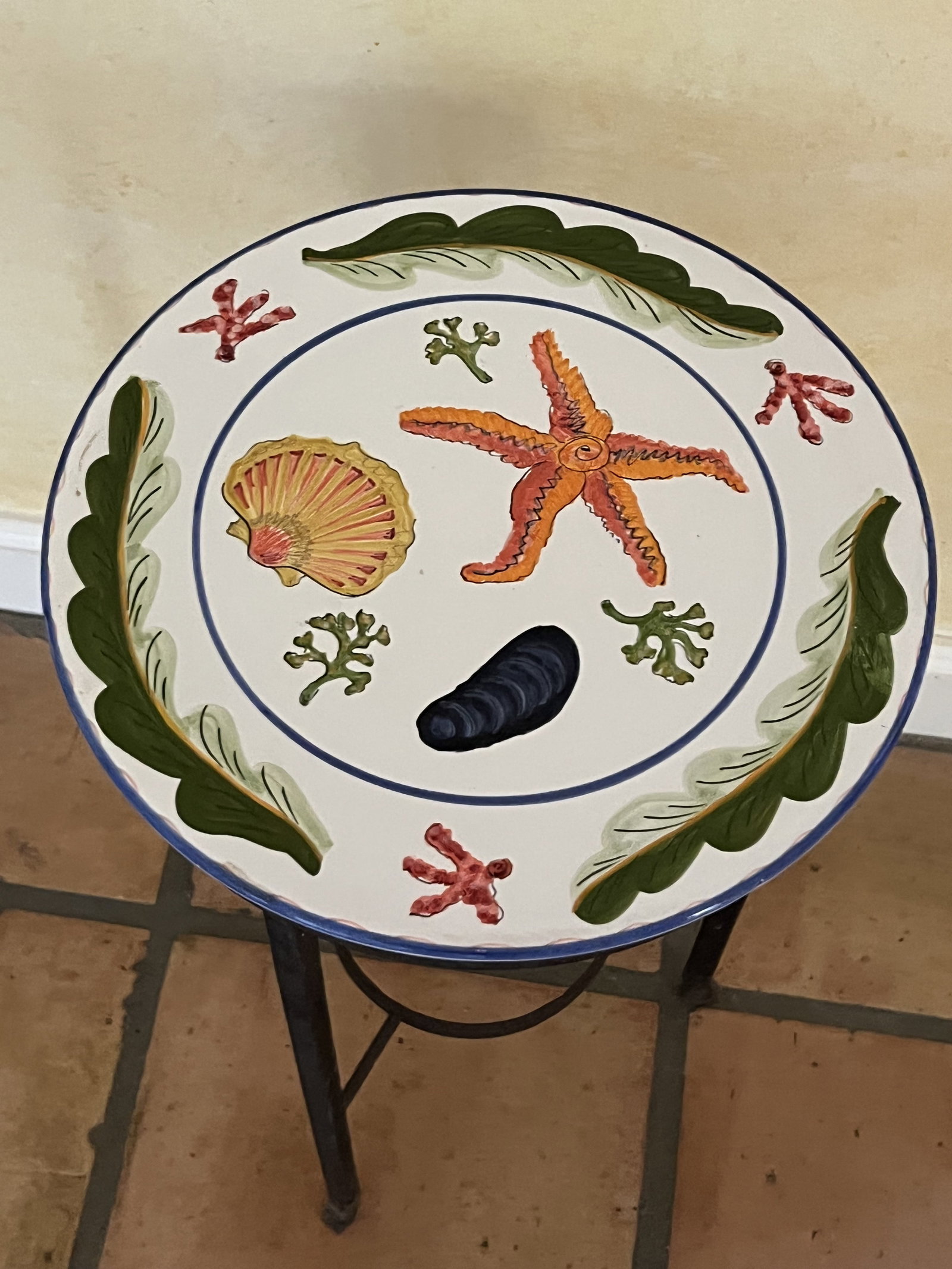 Majilly by L'Antica Deruta Italy Shell side table - 2
