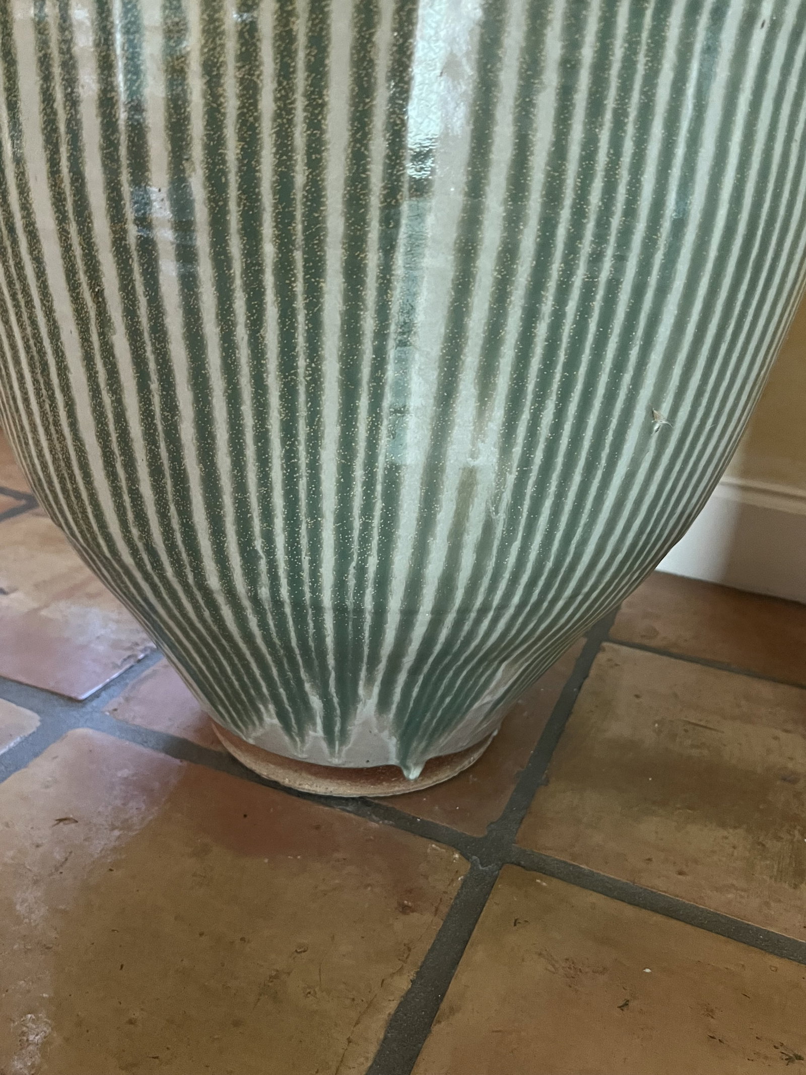 Japanese Shigaraki Stoneware Sake Urn - 5