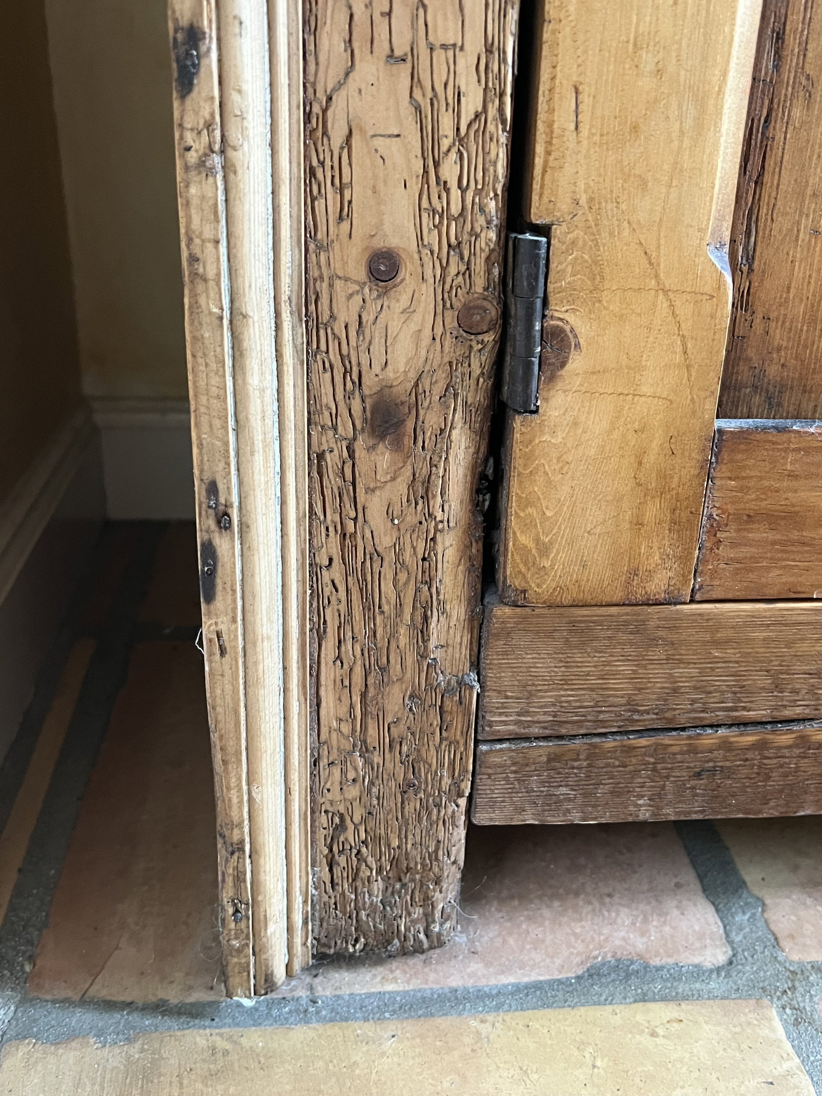 Antique Lighted Wormwood Pine Stepback Hutch - 10