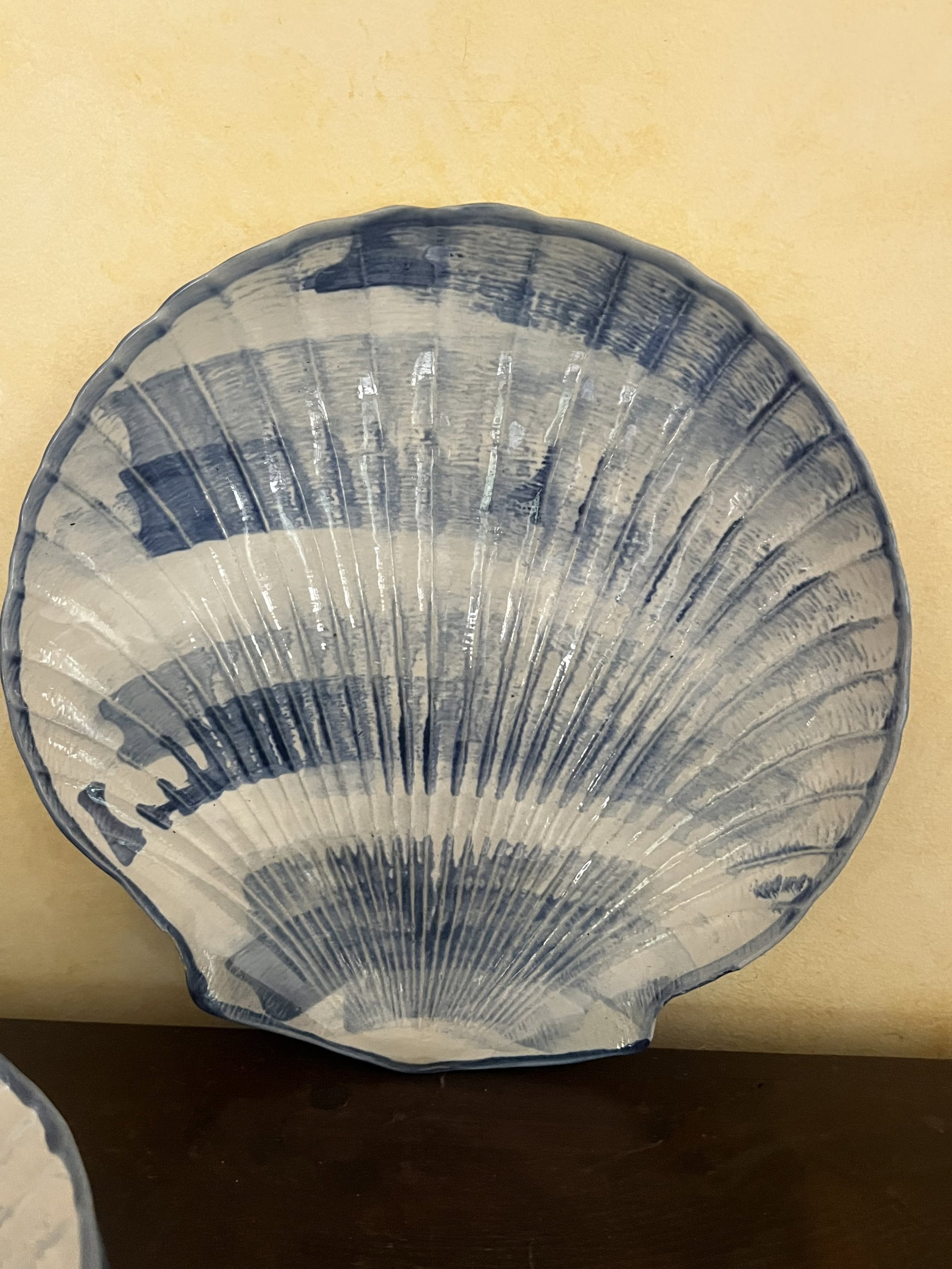 Louisville Stoneware Kentucky Made Shell Plates - 3