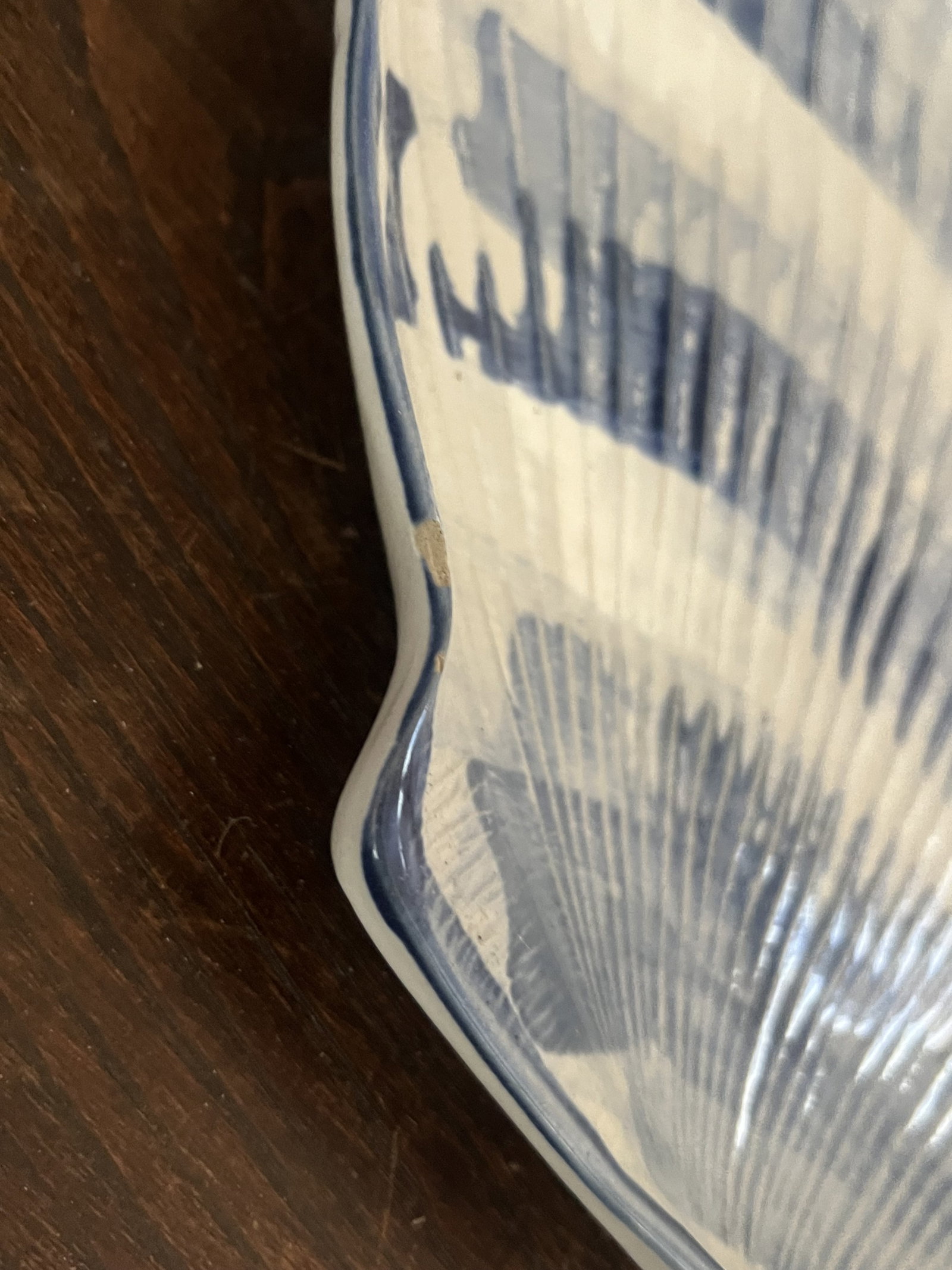 Louisville Stoneware Kentucky Made Shell Plates - 4
