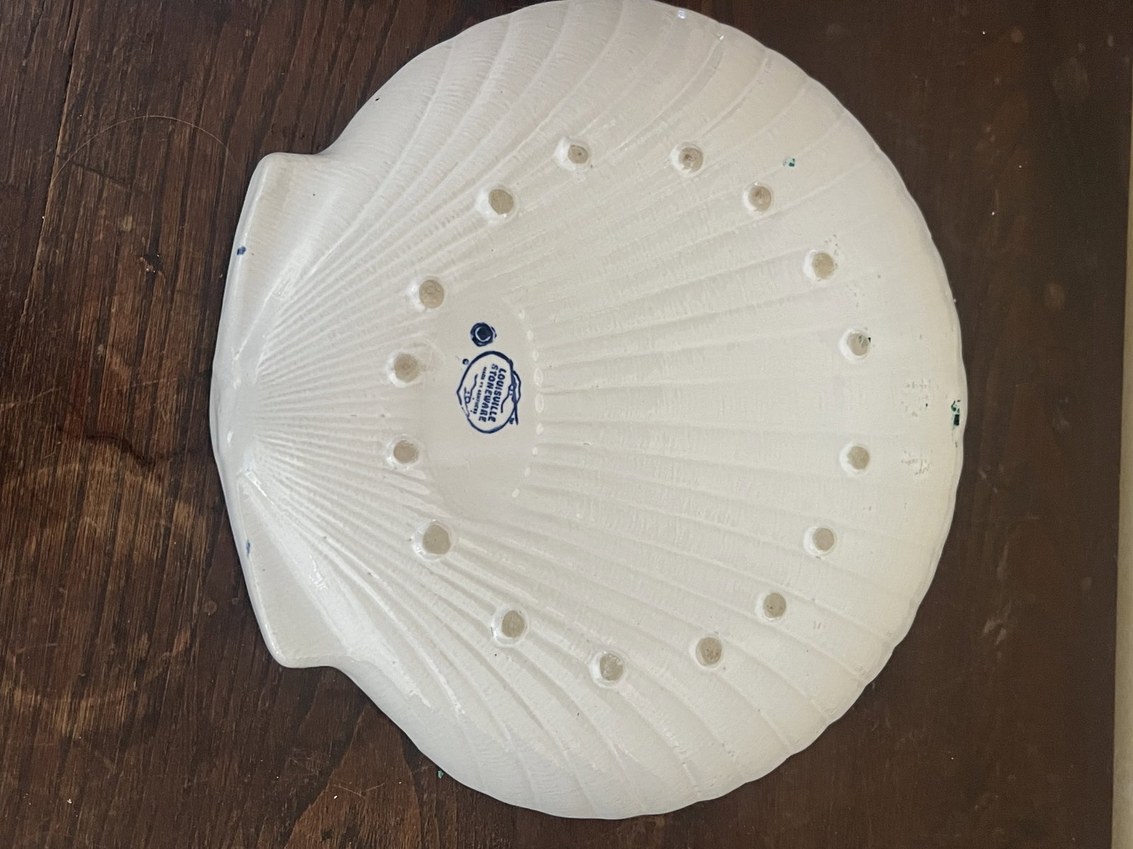 Louisville Stoneware Kentucky Made Shell Plates - 8
