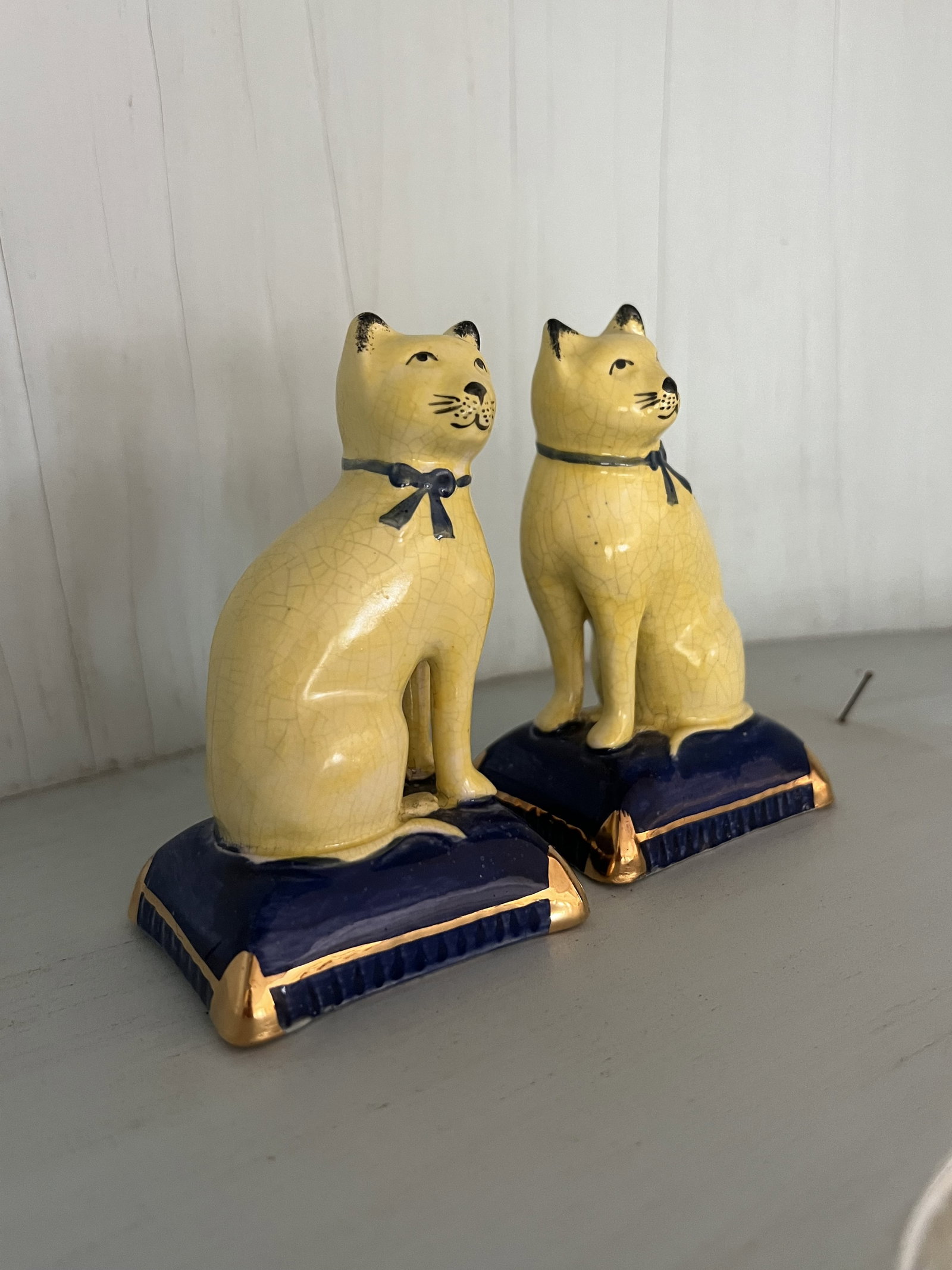 Pair of Yellow and Blue Staffordshire Cats - 2
