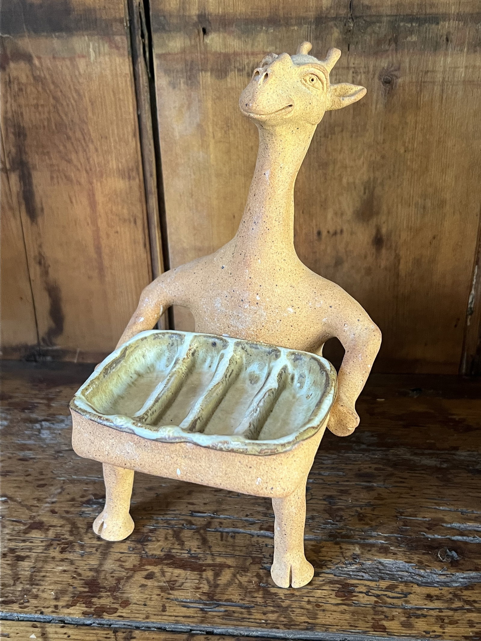 Paschell Studio Pottery Giraffe Soap Dish (1 of 5)