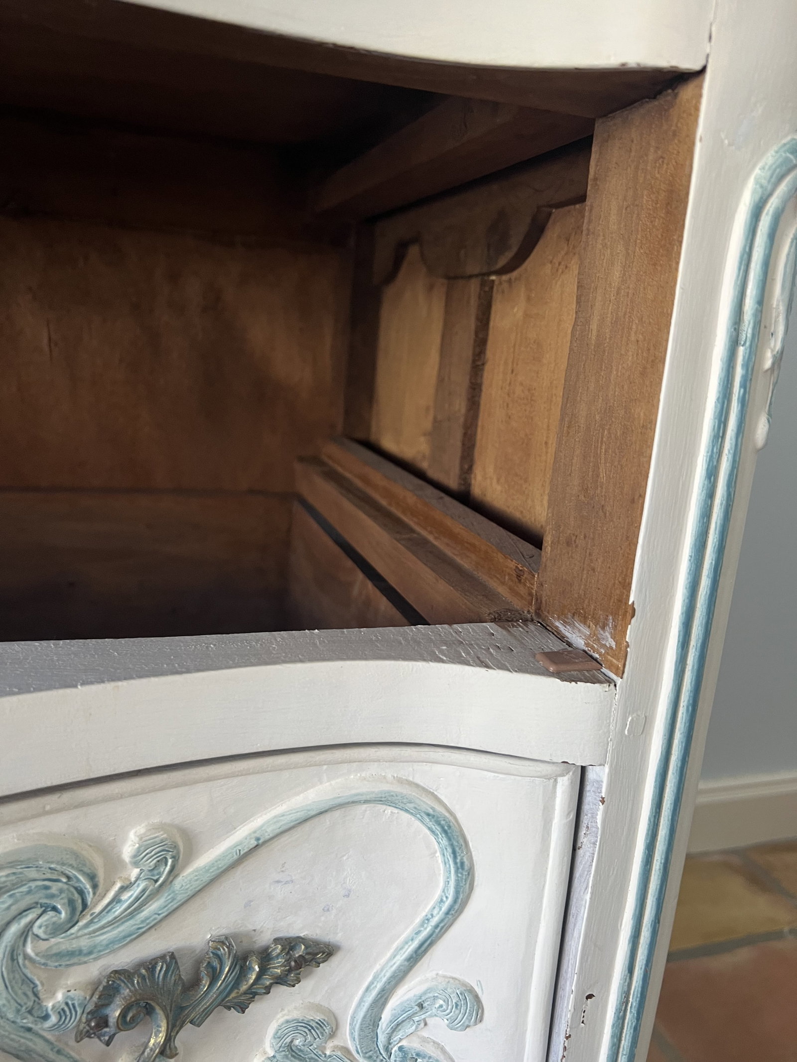 Antique Painted French Provincial Dresser - 12