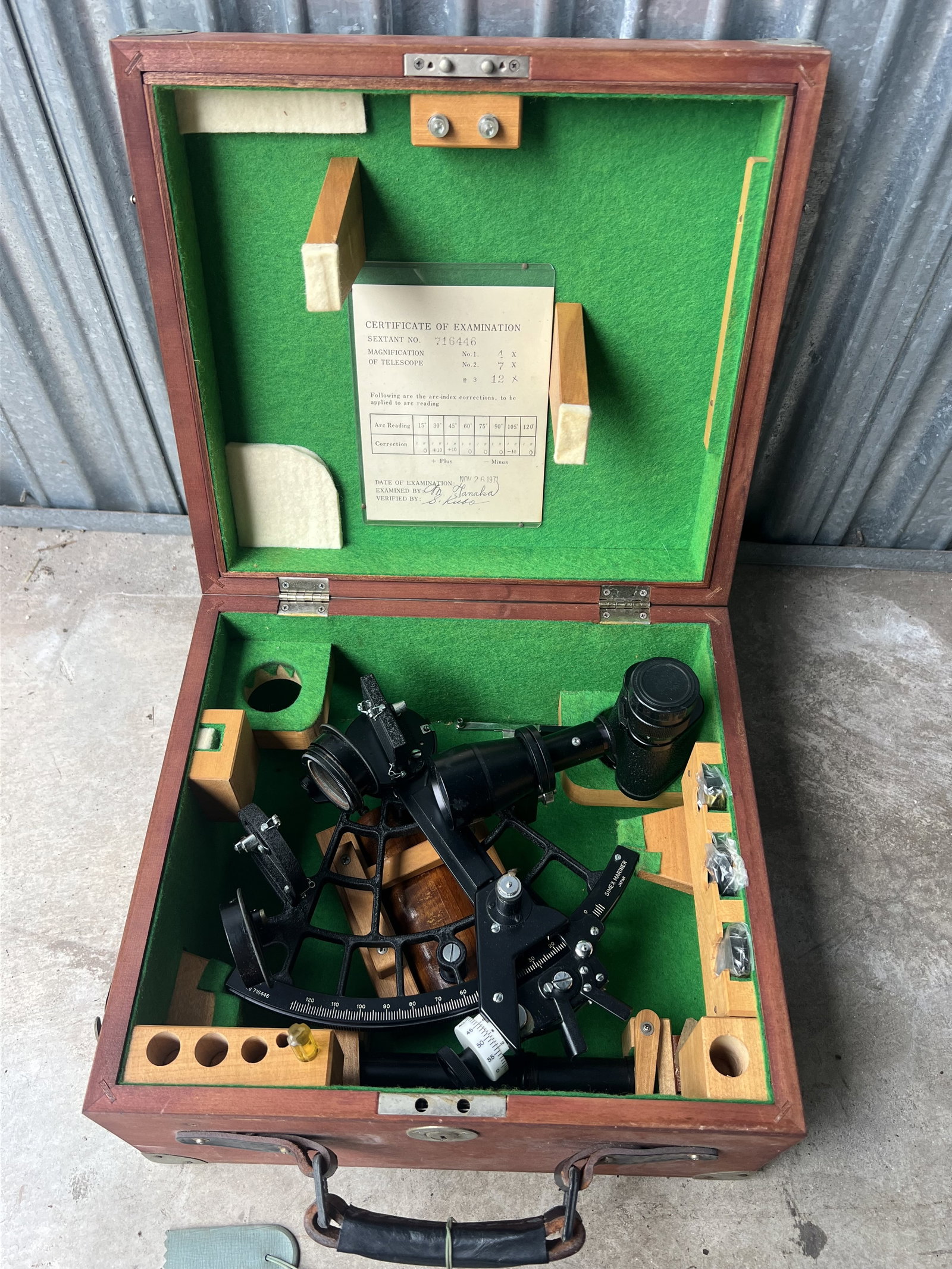 Simex Mariner Sextant: In original box, Ca. 1971. Low Estimate: 10.00 High Estimate: 10000.00