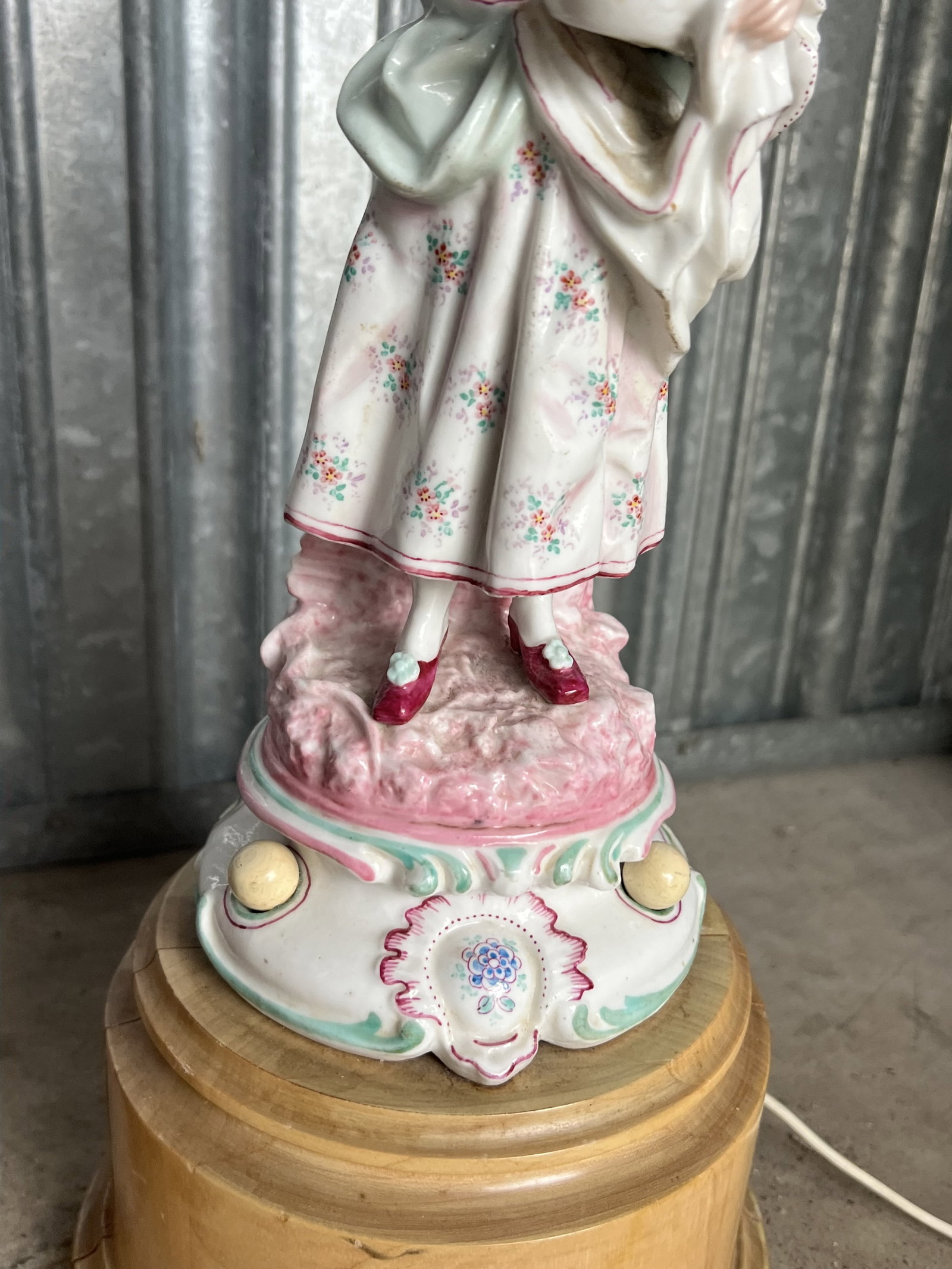 Pair of Meissen Style Figures Mounted as Lamps - 5