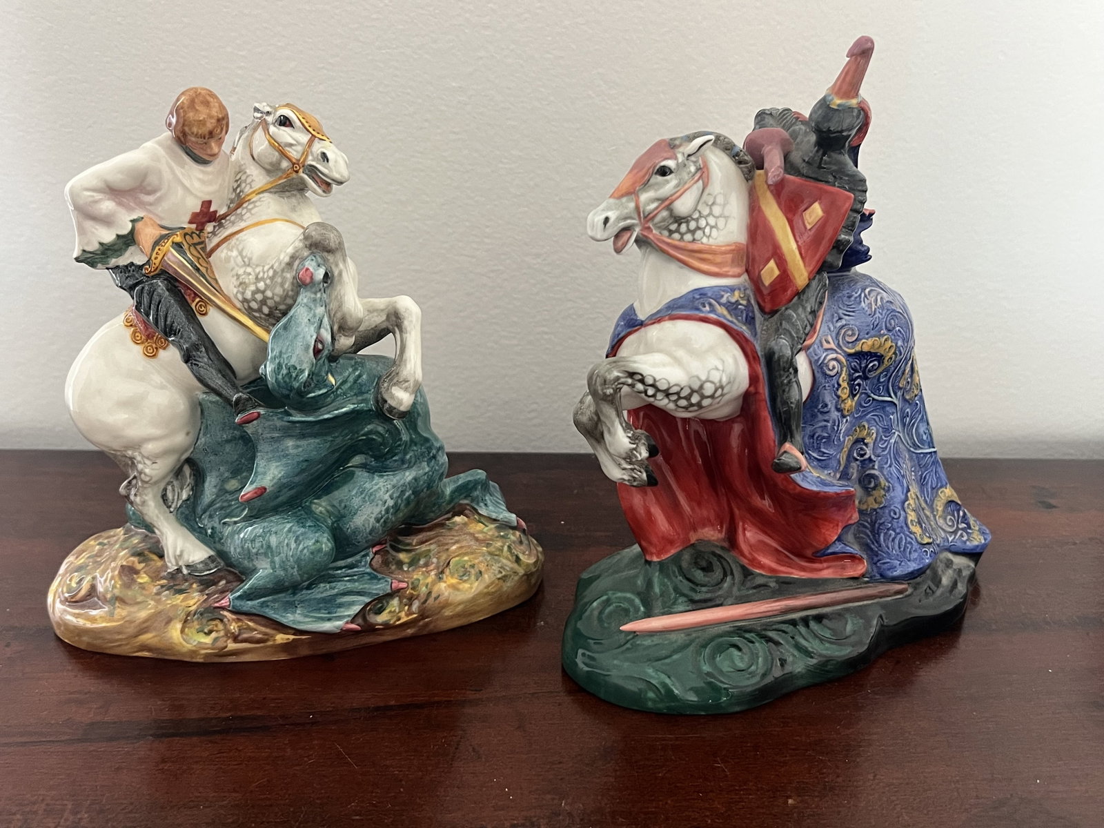 (2) Royal Doulton Knight Figurines: The Broken Lance HN 2041, St George HN 2051. Dimensions: H 8.5" x W 8" Condition: Presenting well. Low Estimate: 10.00 High Estimate: 10000.00