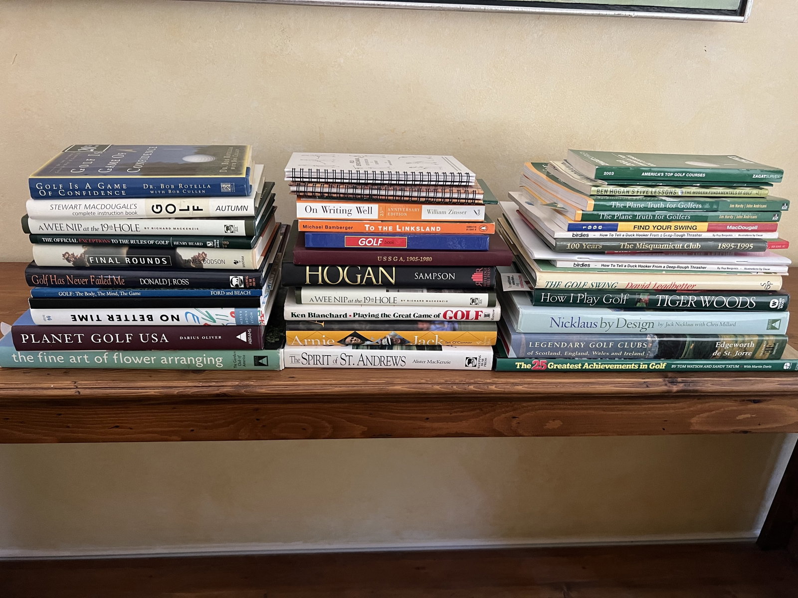 Collection of Books on Golf: Many books on golf from avid golfers. Some paperback, some coffee table, interesting. Low Estimate: 10 High Estimate: 10000