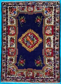 PERSIAN TABRIZ HAND KNOTTED RUG, 3.7 x 4.10 (109cm x 147cm)