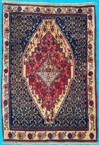ANTIQUE PERSIAN SENEH HAND KNOTTED RUG, 2.5 x 3.5 (74cm x 104cm)