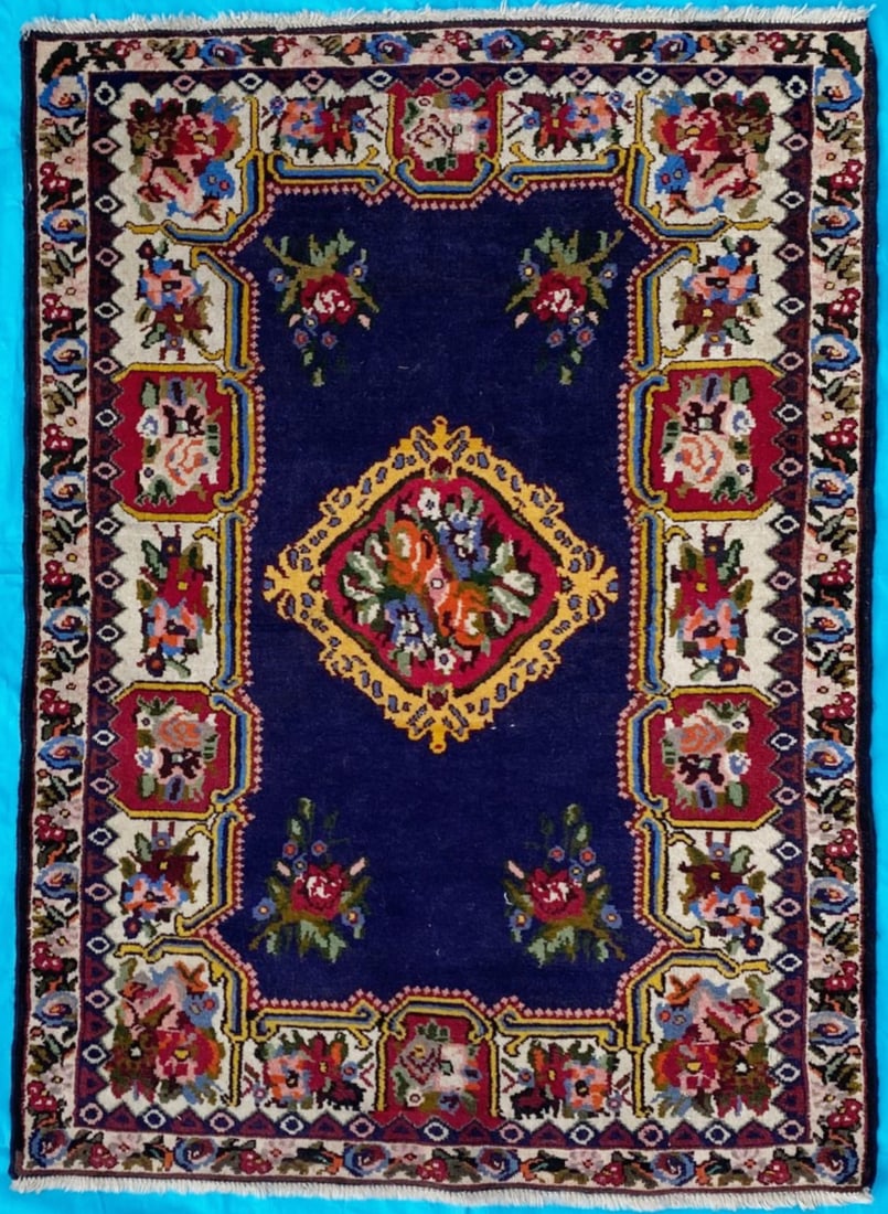 PERSIAN TABRIZ HAND KNOTTED RUG, 3.7 x 4.10 (109cm x 147cm) (1 of 4)