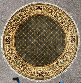 ROUND AUBUSSON HAND KNOTTED RUG, 8.3 DIAMETER (99cm)