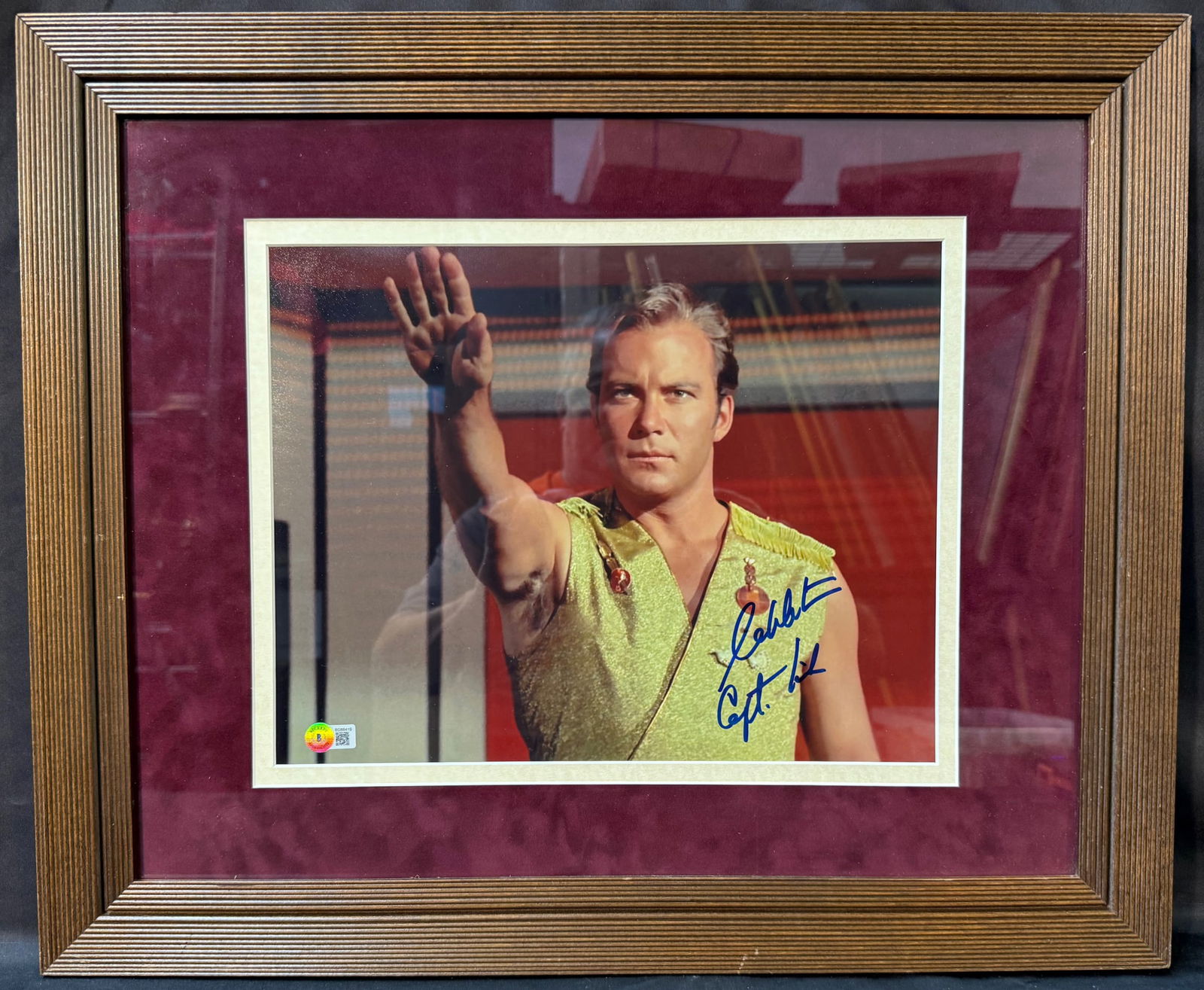 AUTOGRAPHED PHOTO OF WILLIAM SHATNERAS CAPTAIN JAMES T. KIRK FROM THE ORIGINAL STAR TREK SERIES WITH (1 of 7)