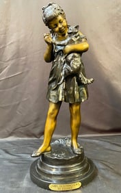 ARISTIDE DE RANIERI (1880-1914) BRONZE STATUE OF GIRL HOLDING A CAT, 9.0IN x 9.0IN x 21IN (11cm x