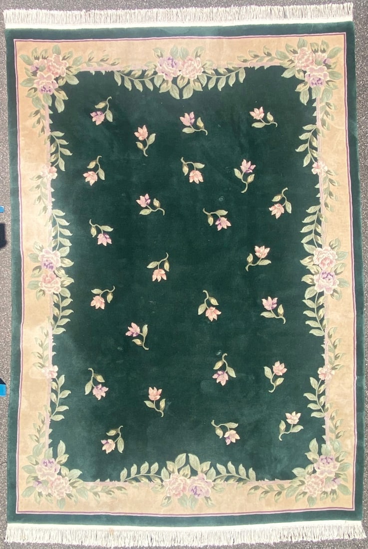 FRENCH STYLE AUBUSSON HAND KNOTTED RUG, 8.2 x 12.0 (249cm x 366cm): French style Aubusson rug was hand knotted in China of 100% natural wool on a cotton foundation. The rug has very thick wool piles and is in like new condition. Beautiful colors and made with excellen