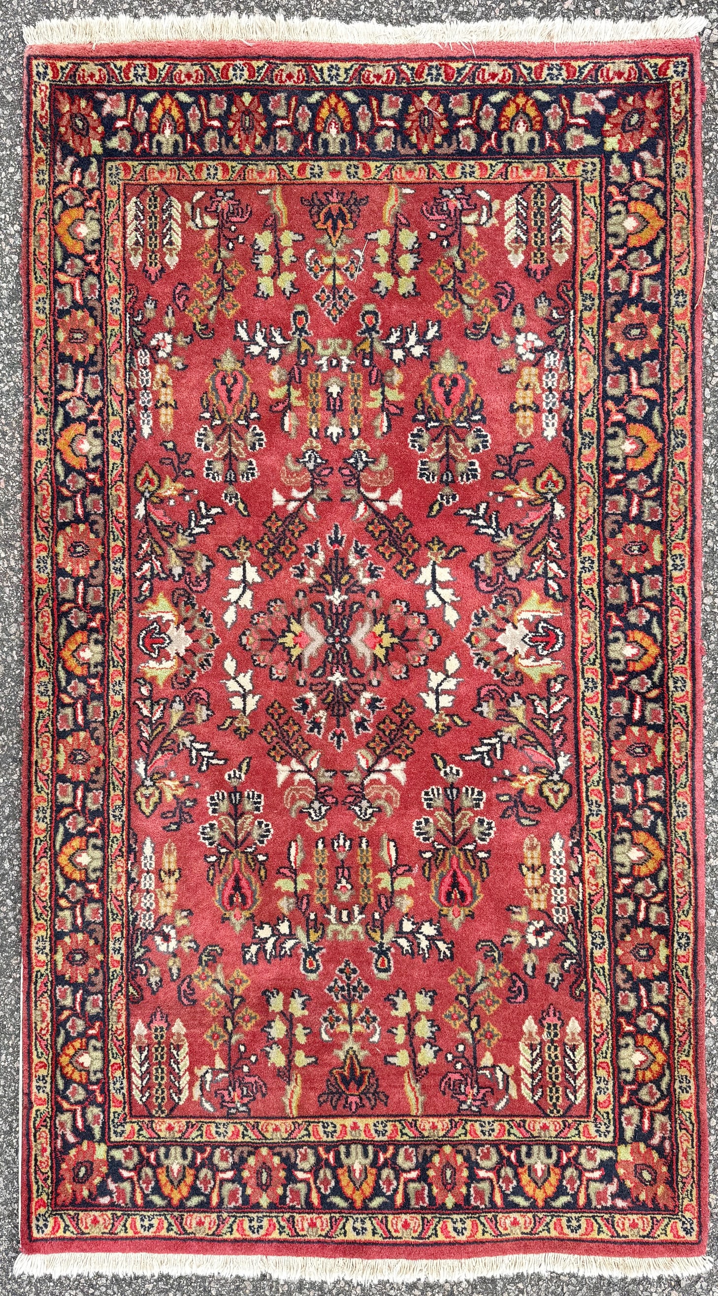 SAROUK HAND KNOTTED RUG WITH 200+ KPSI, 3.0 x 5.3 (91cm x 160cm) (1 of 3)
